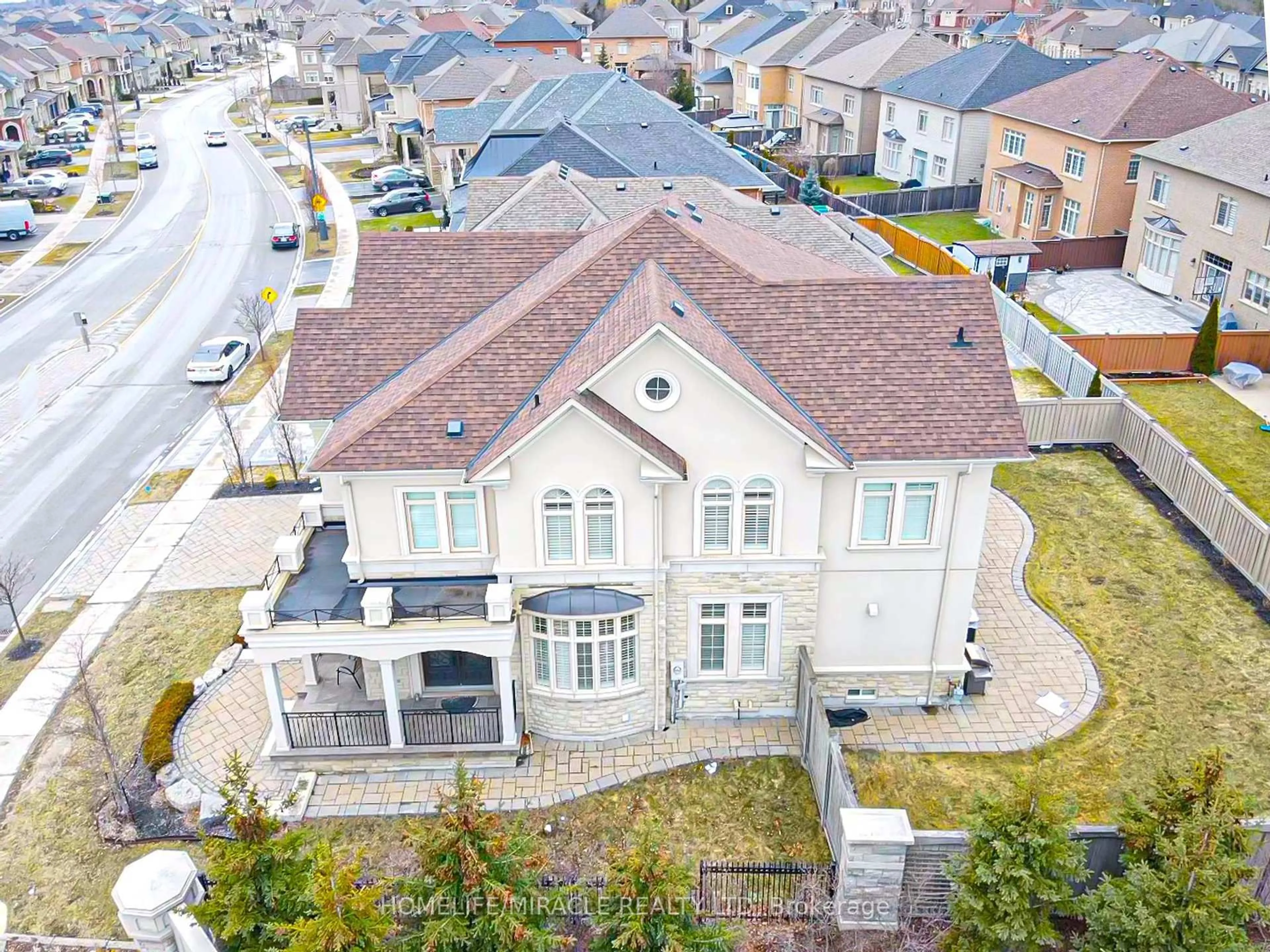 A pic from outside/outdoor area/front of a property/back of a property/a pic from drone, unknown for 2 Stanton Ave, Vaughan Ontario L4H 0V3