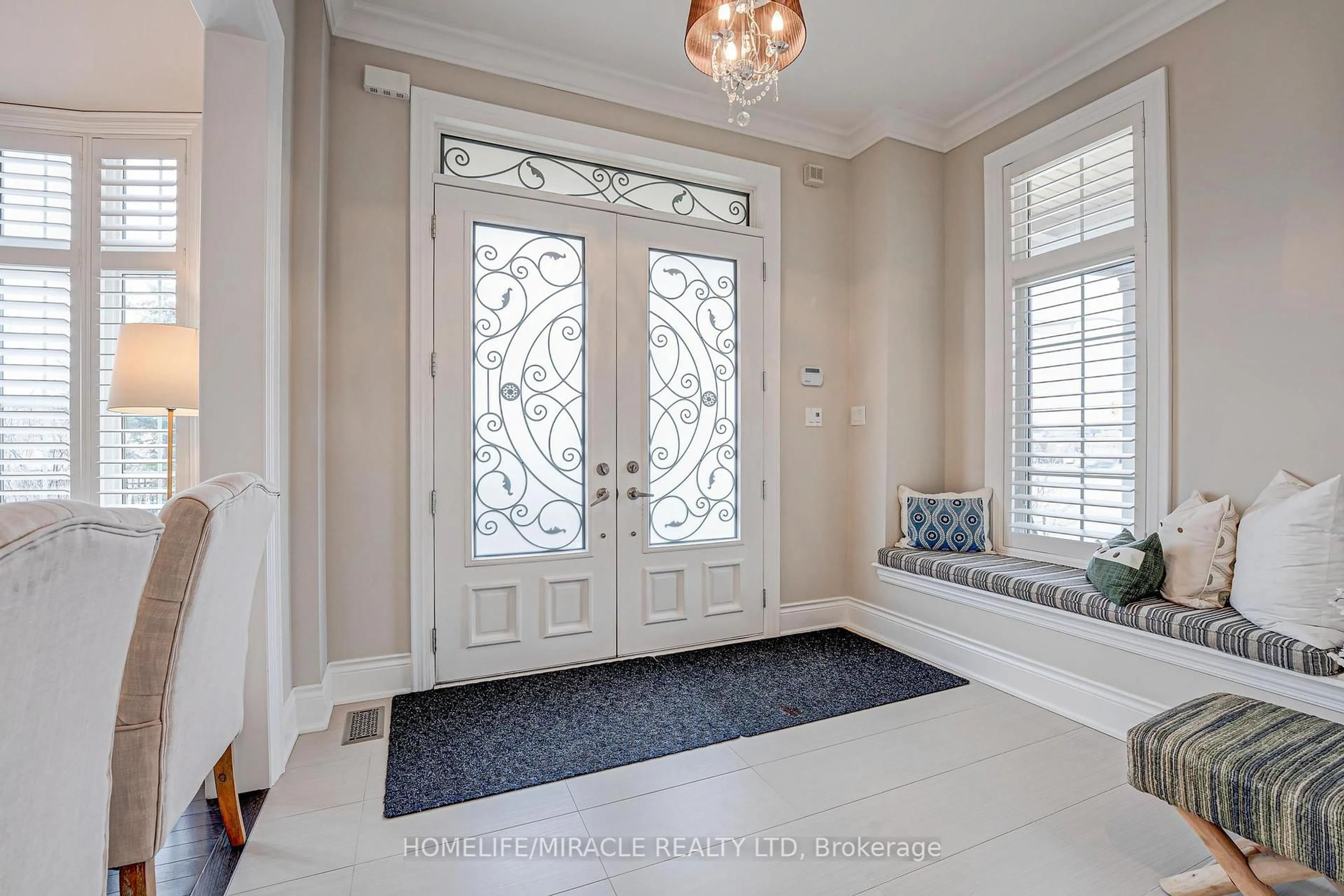 Indoor entryway for 2 Stanton Ave, Vaughan Ontario L4H 0V3