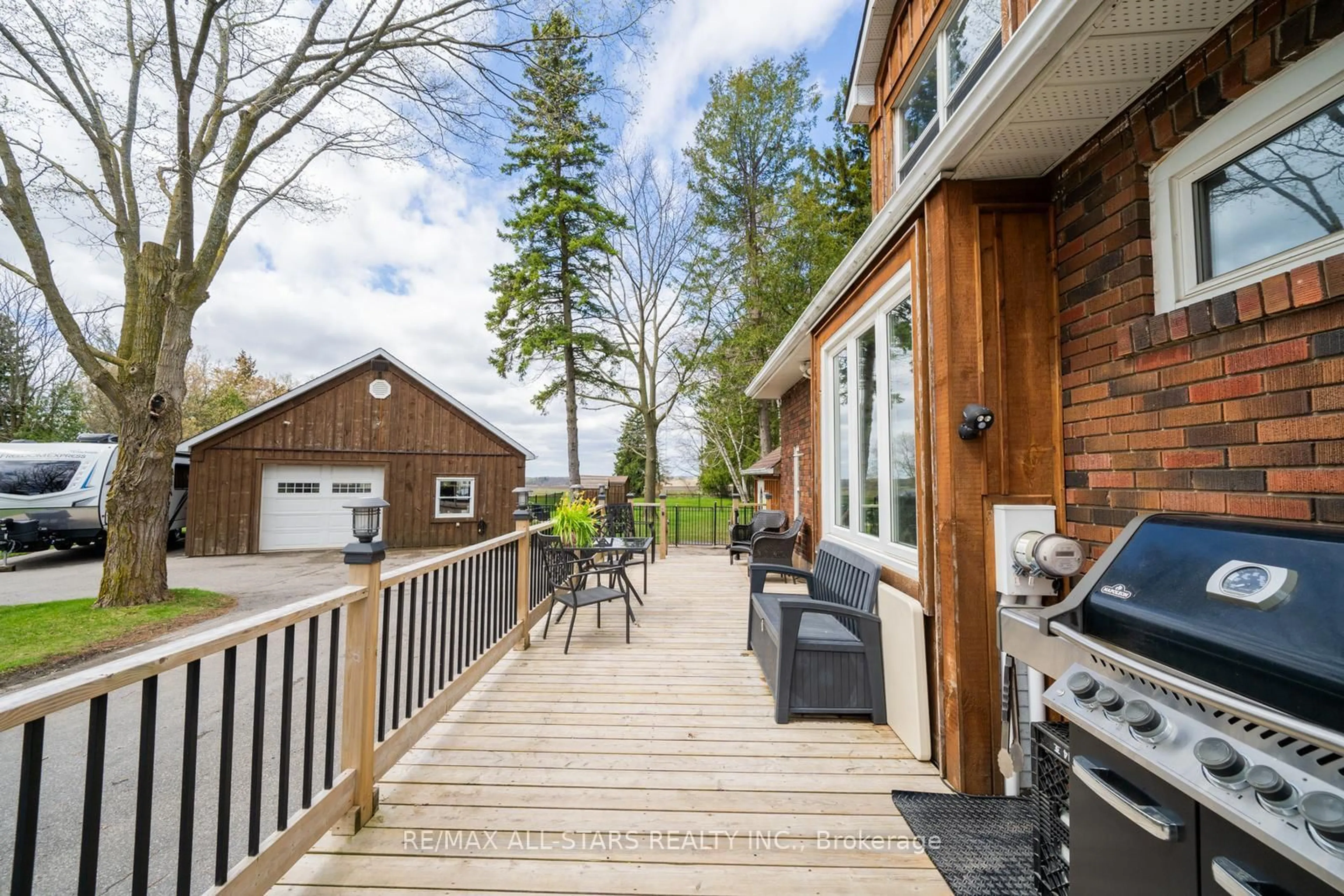 Patio, unknown for 12066 48 Highway, Whitchurch-Stouffville Ontario L4A 7X5