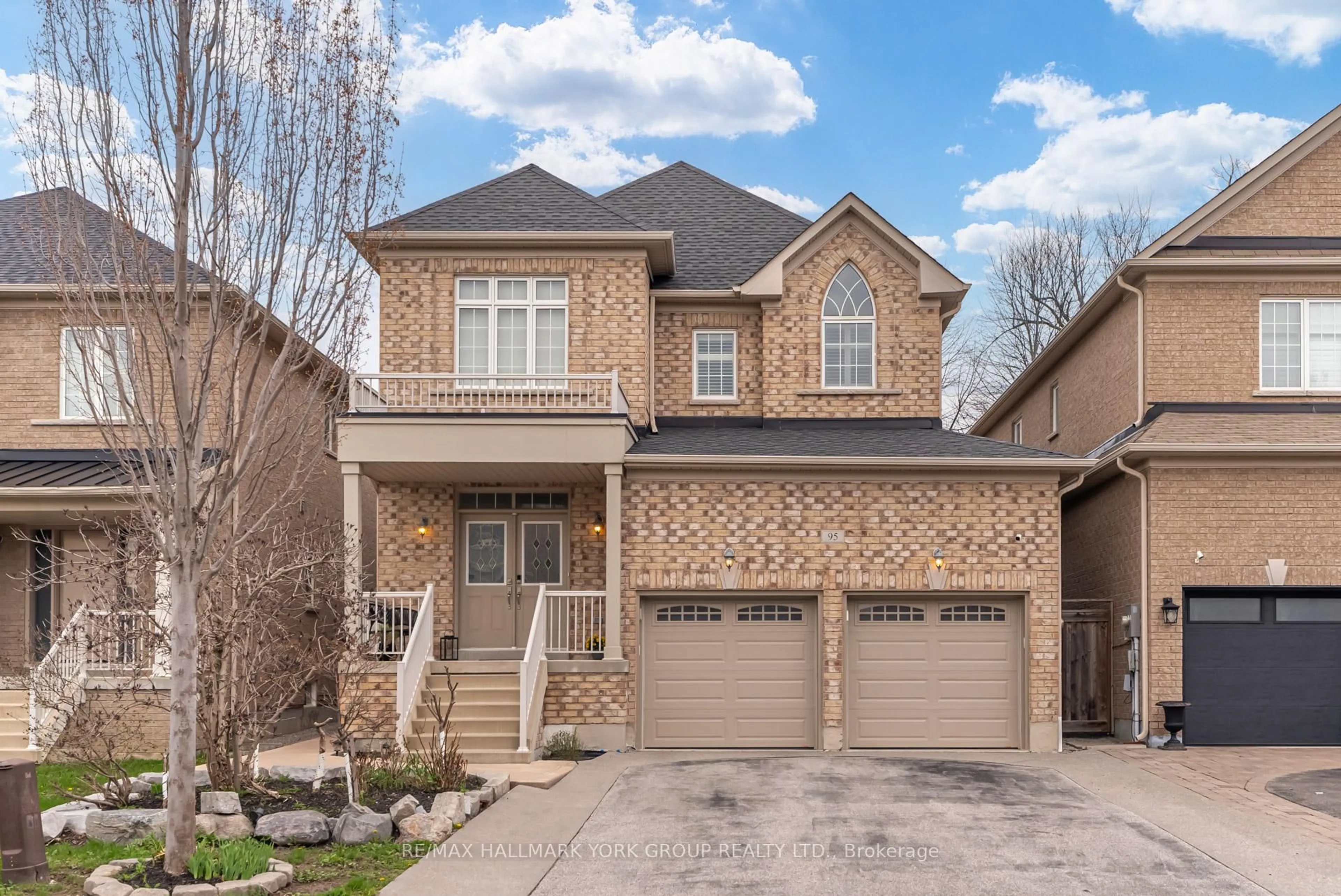 Home with brick exterior material, street for 95 Chelsea Cres, Bradford West Gwillimbury Ontario L3Z 0J7