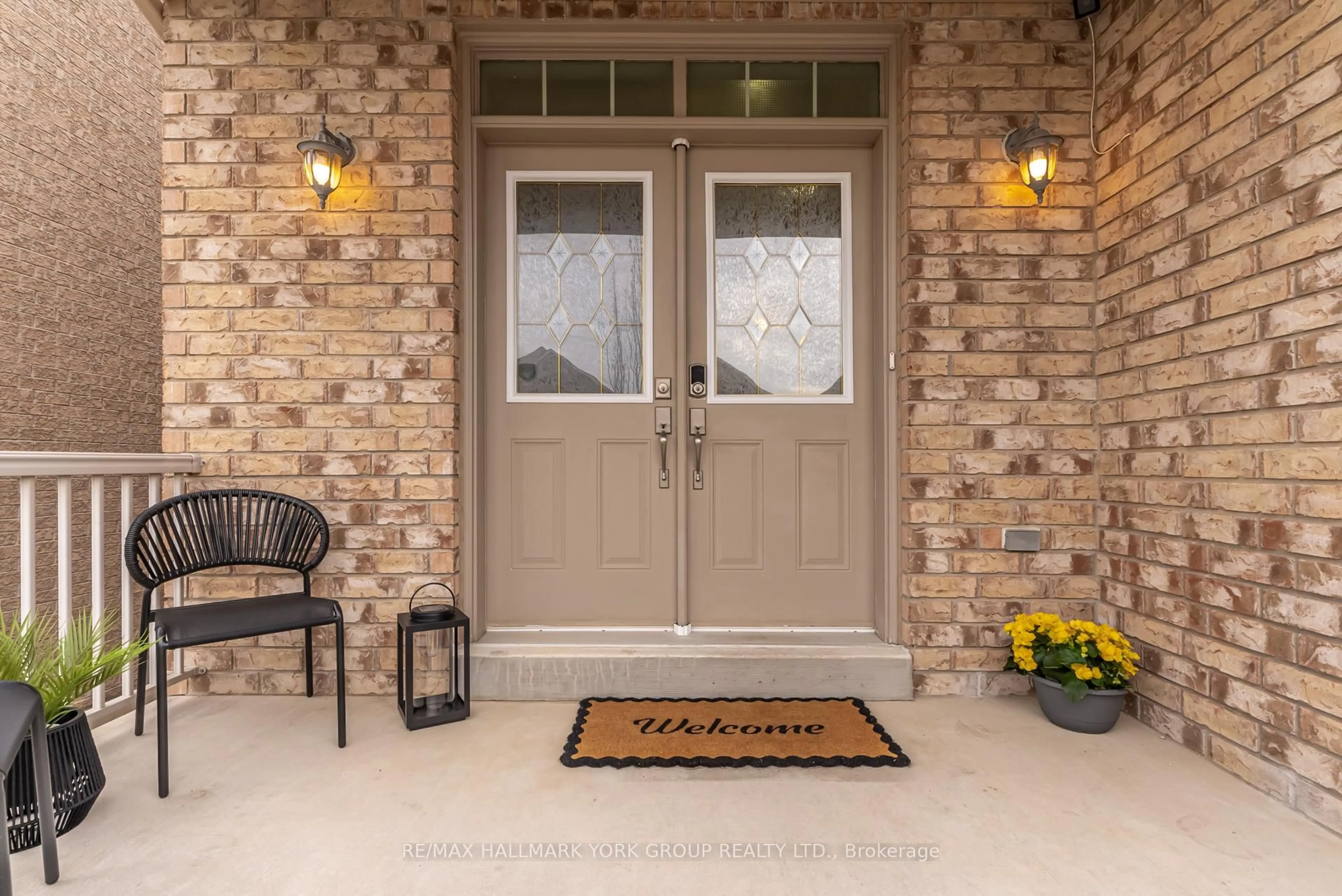 Indoor entryway for 95 Chelsea Cres, Bradford West Gwillimbury Ontario L3Z 0J7