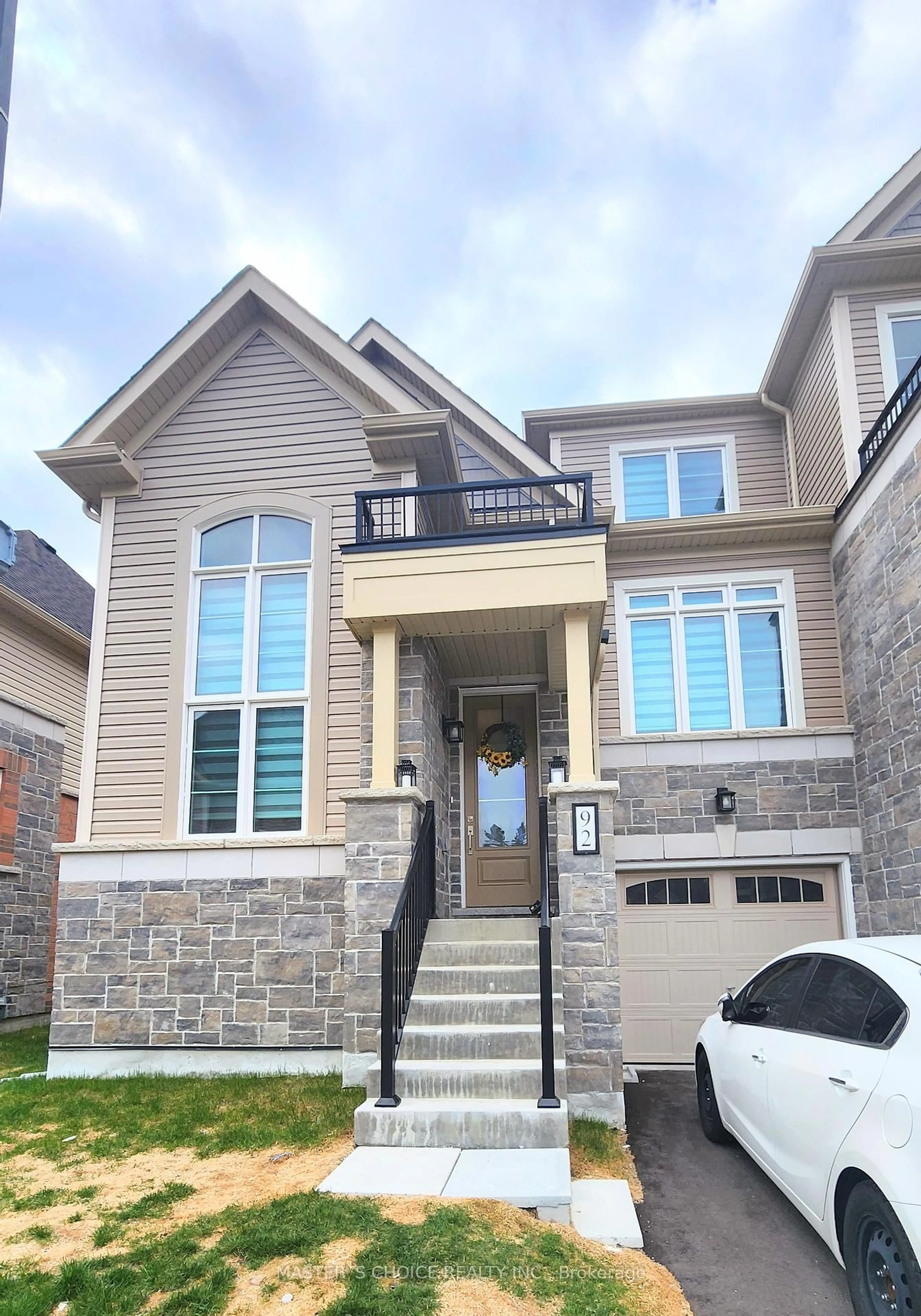Home with brick exterior material, street for 92 Lyall Stokes Circ, East Gwillimbury Ontario L0G 1M0
