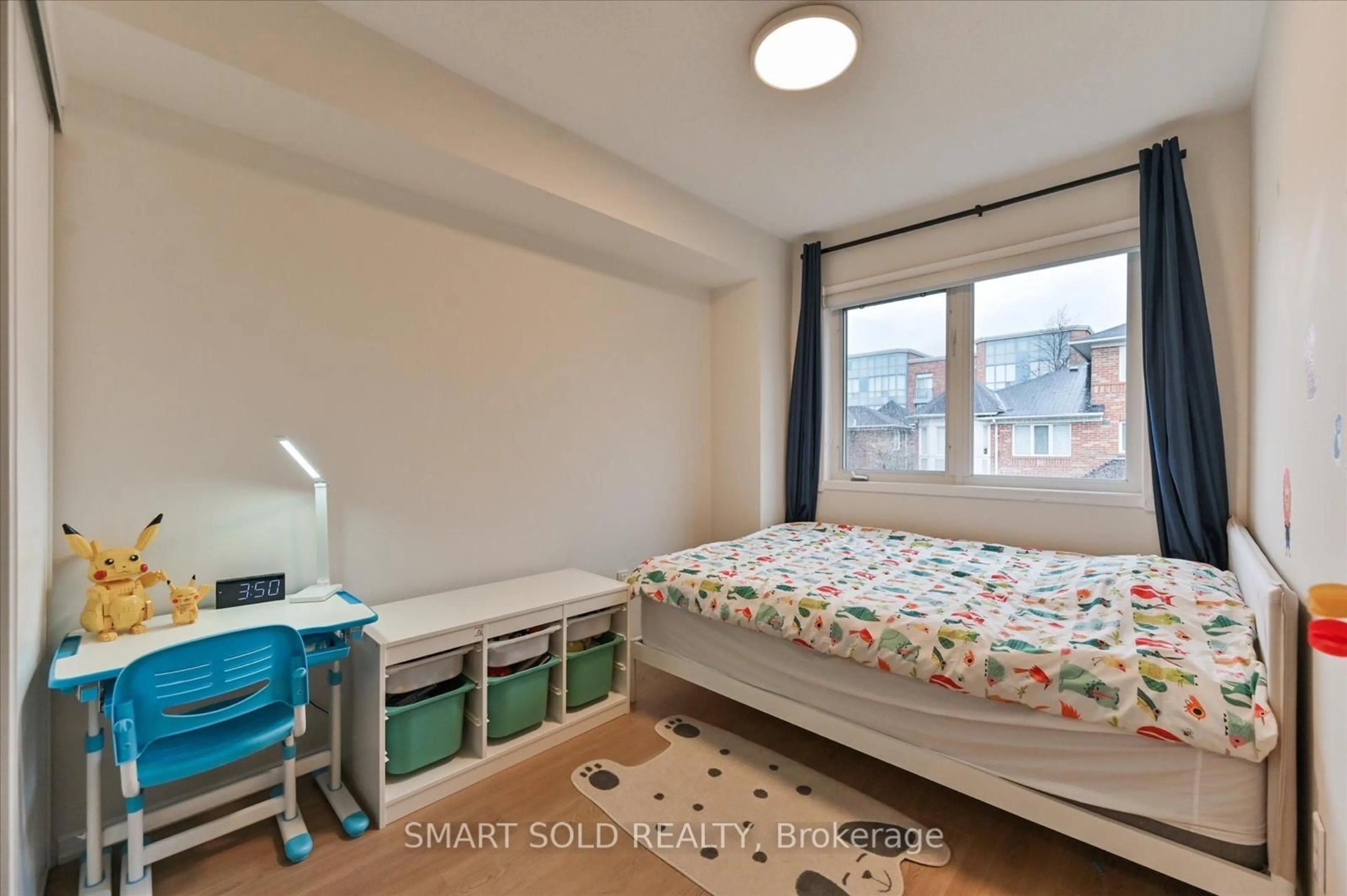 Bedroom with bed, wood/laminate floor for 18 Clark Ave #152, Vaughan Ontario L4J 8H1