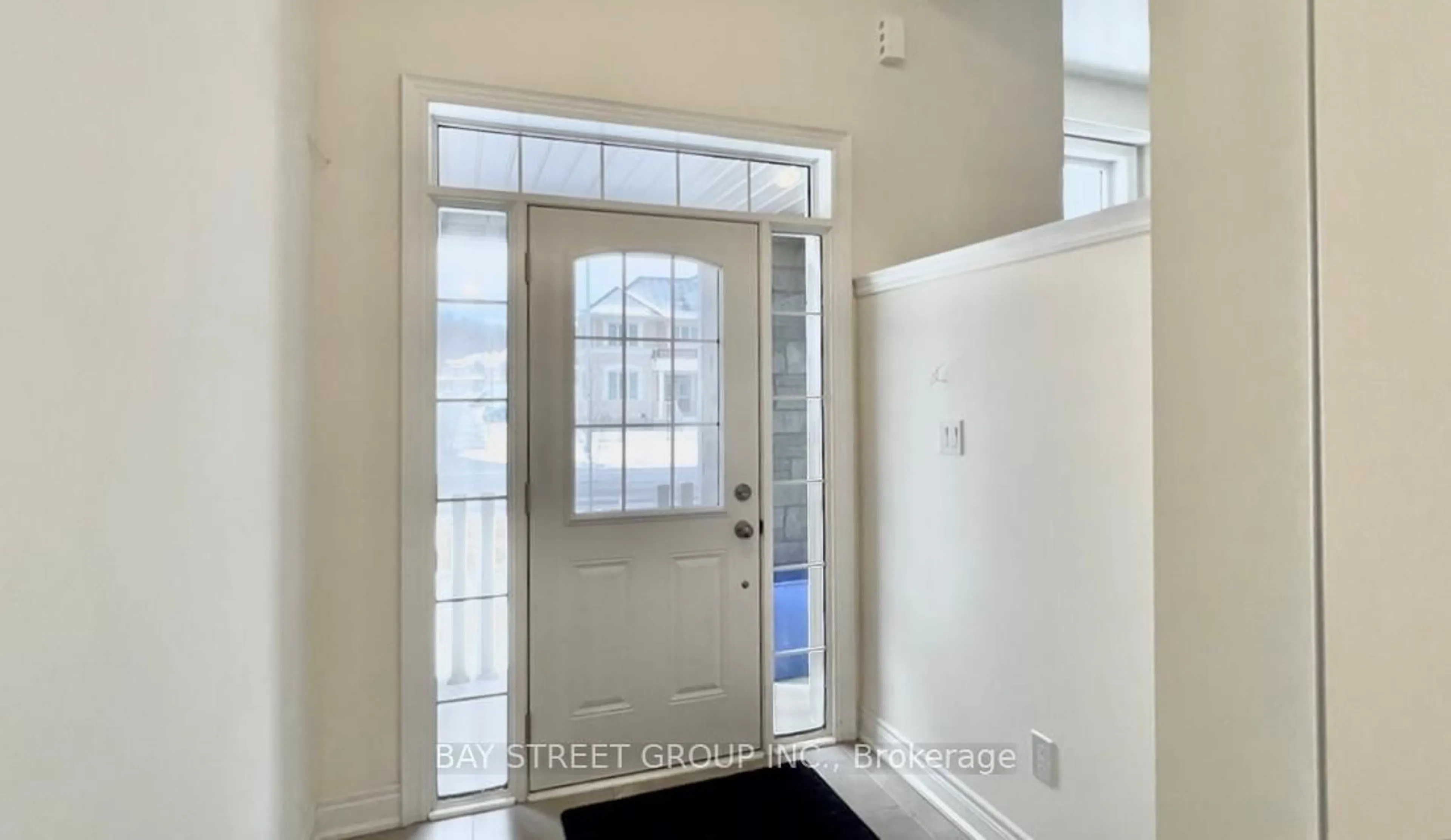 Indoor entryway for 3450 Denison St, Markham Ontario L3S 0E9