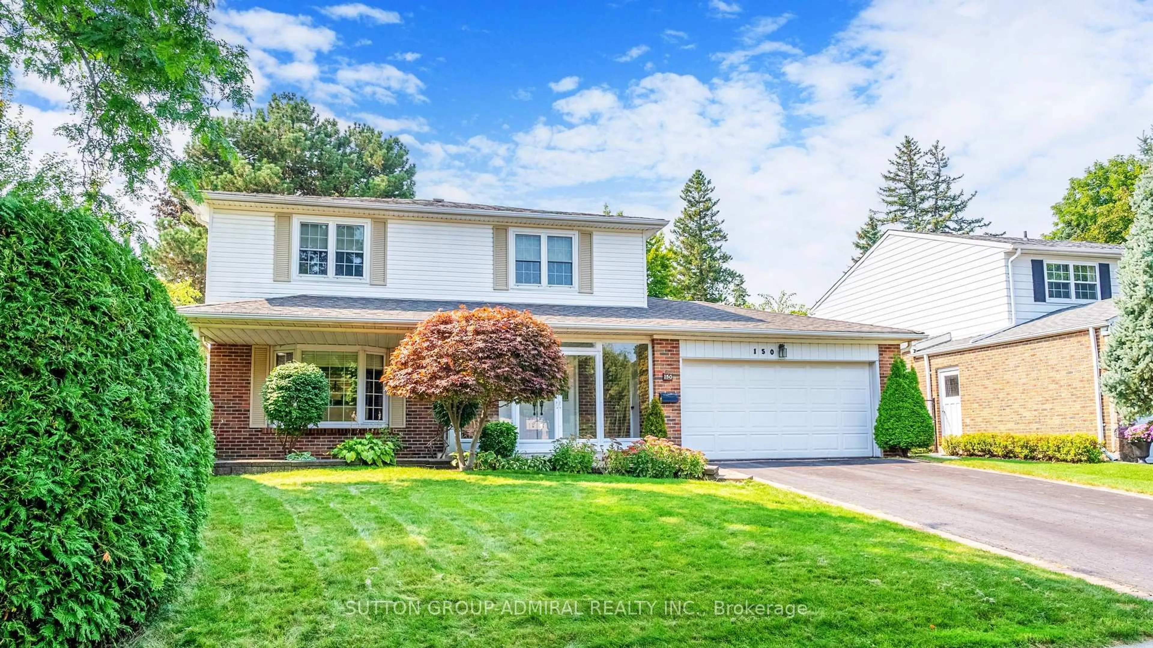 Home with vinyl exterior material, street for 150 Bay Thorn Dr, Markham Ontario L3T 3V3