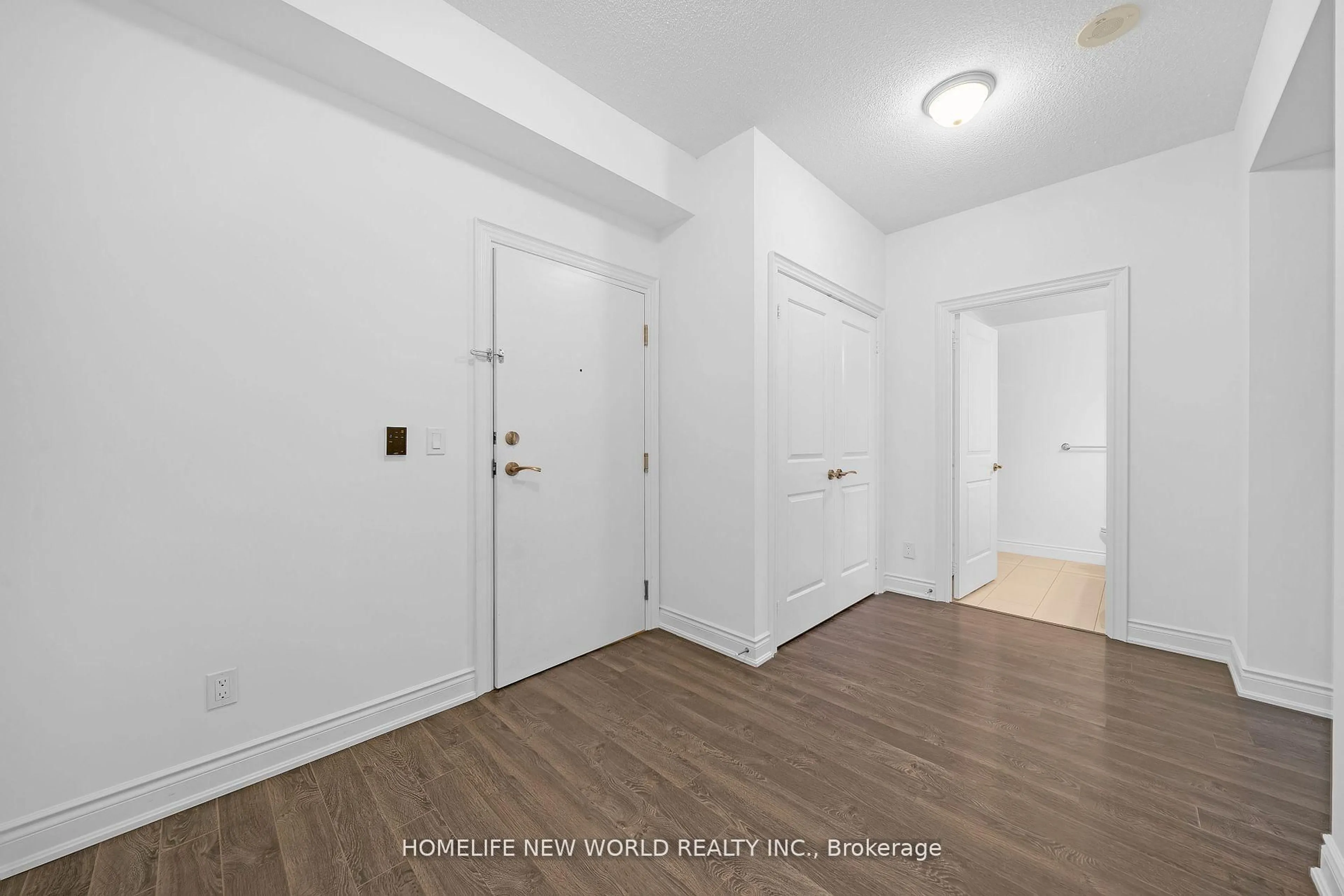 Indoor entryway for 33 Clegg Rd #1006, Markham Ontario L6G 0G6