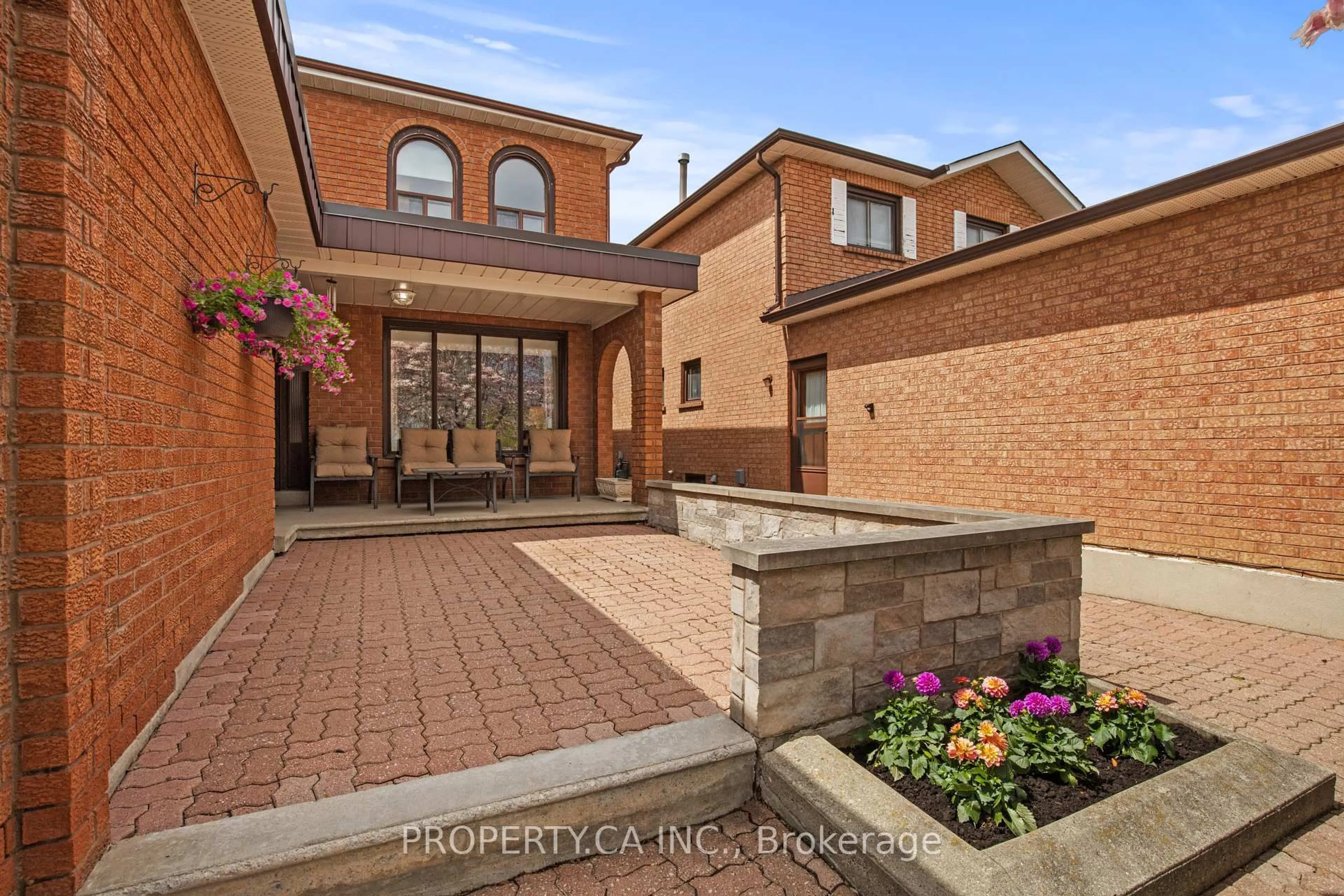 Home with brick exterior material, street for 115 Forest Dr, Vaughan Ontario L4L 3Z6