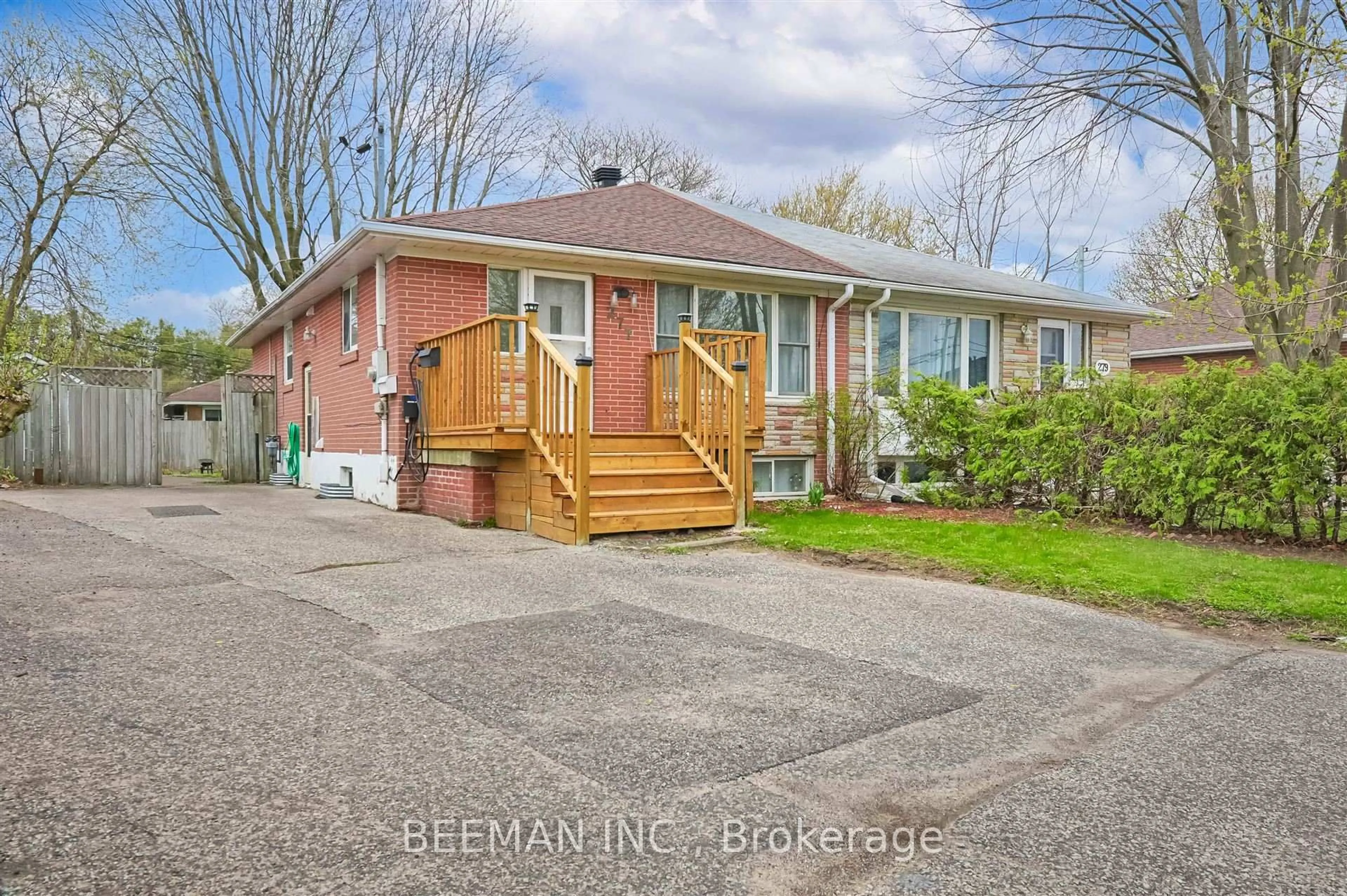 Home with brick exterior material, street for 277 Silverbirch Dr, Newmarket Ontario L3Y 2Z6