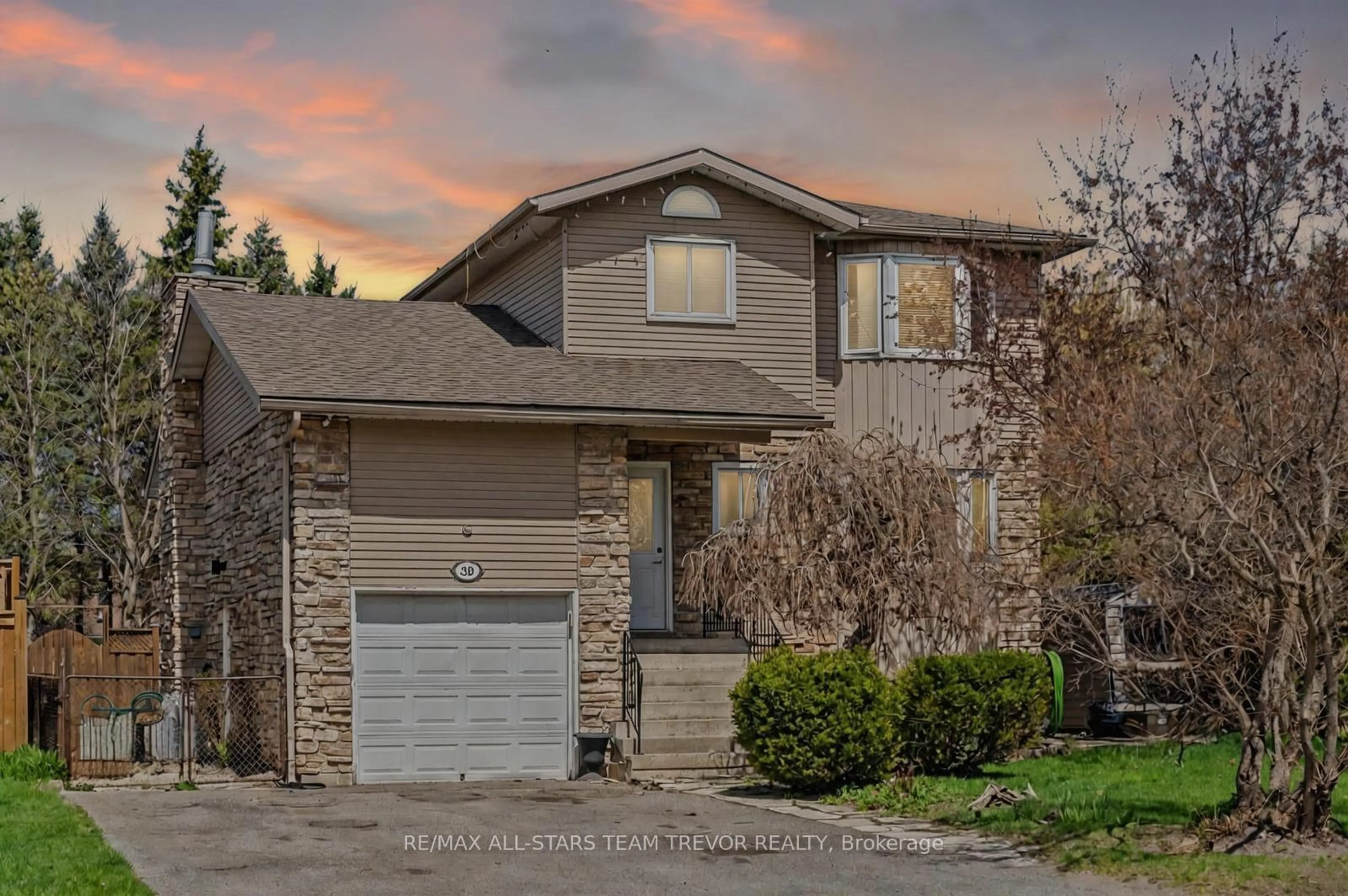Home with brick exterior material, street for 39 Campion Crt, Georgina Ontario L4P 3N1