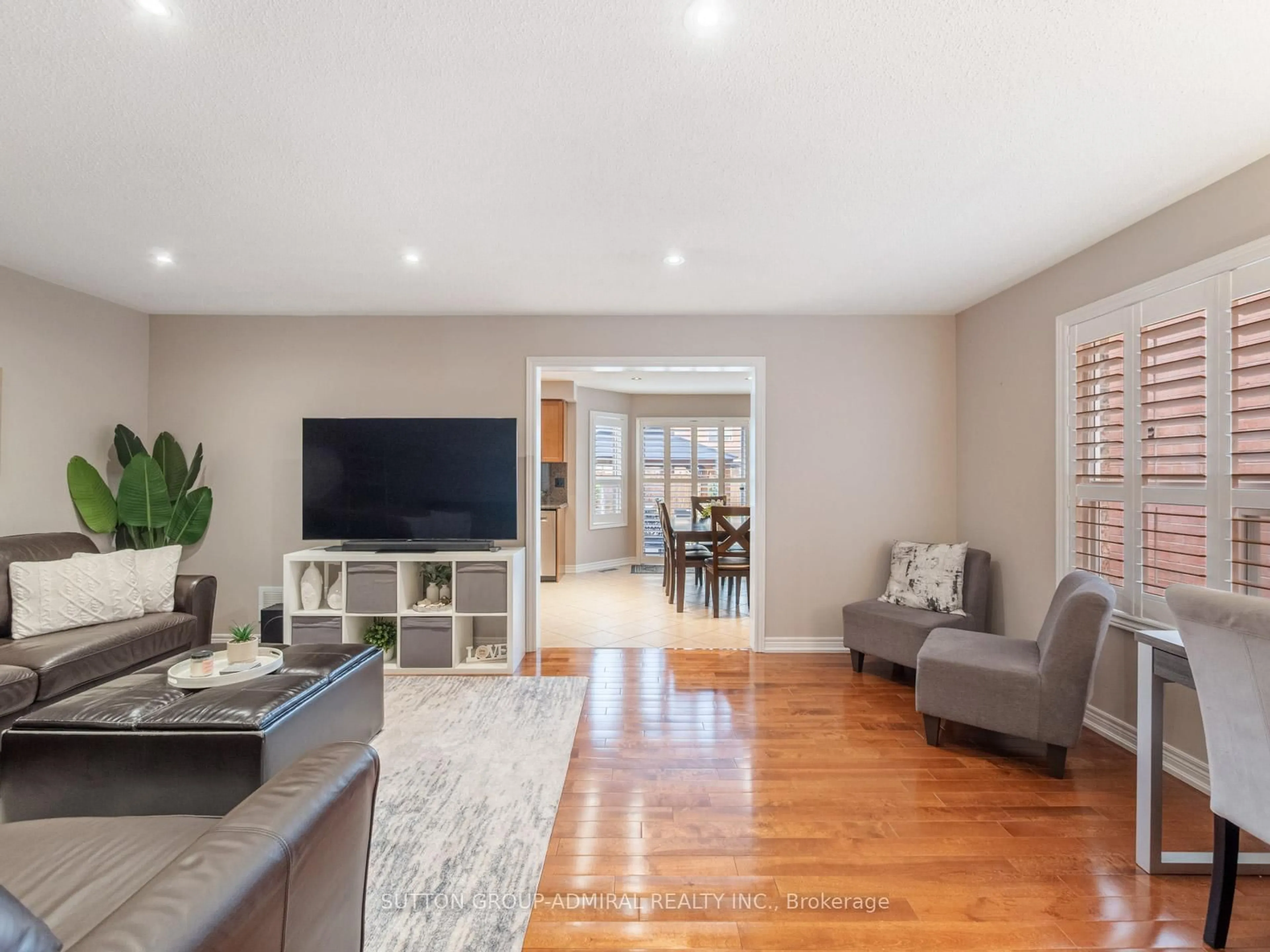 Living room with furniture, wood/laminate floor for 59 Orion Ave, Vaughan Ontario L4H 0B8