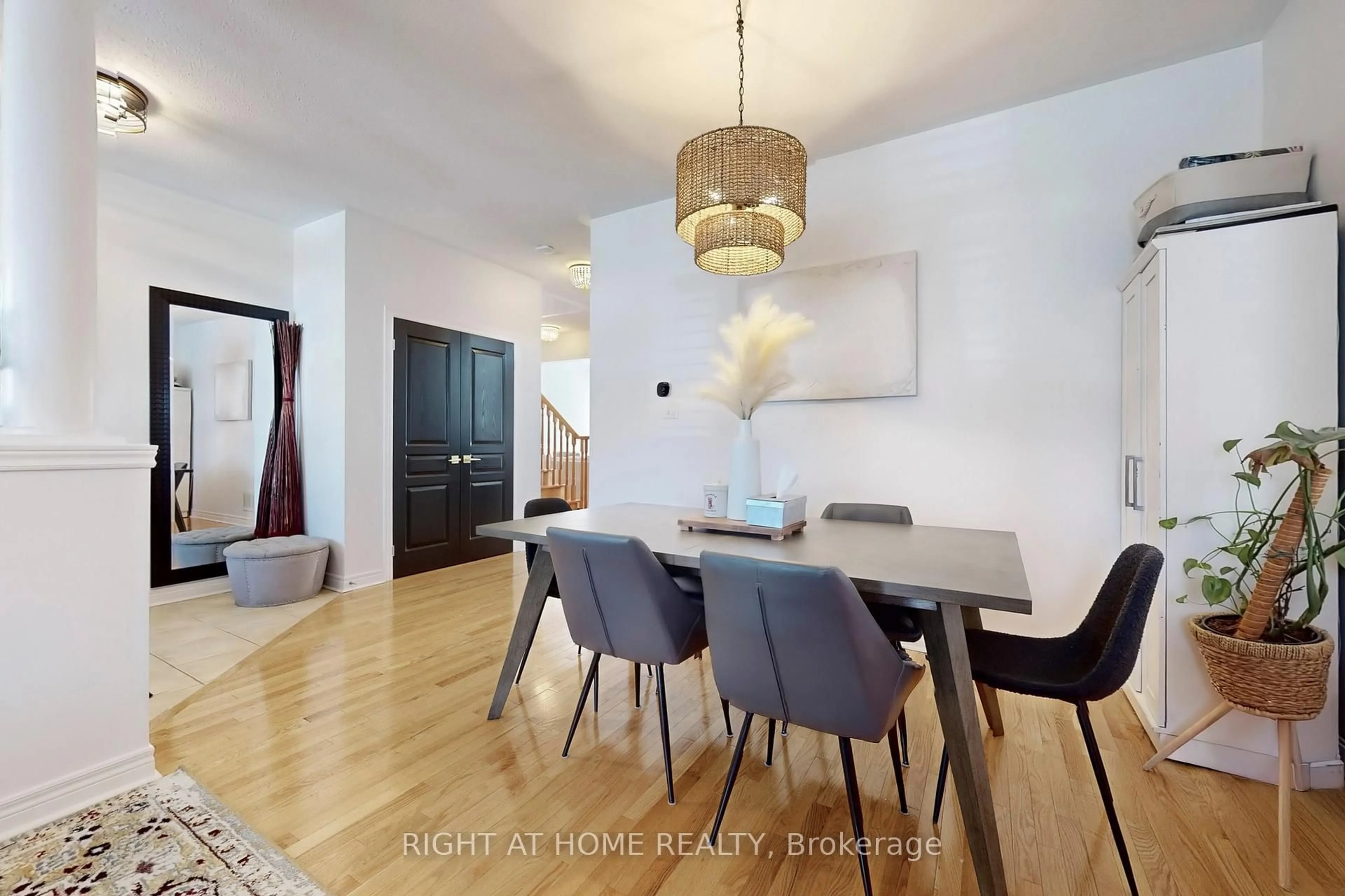 Dining room, wood/laminate floor for 17 Poulias Ave, Richmond Hill Ontario L4E 4A1