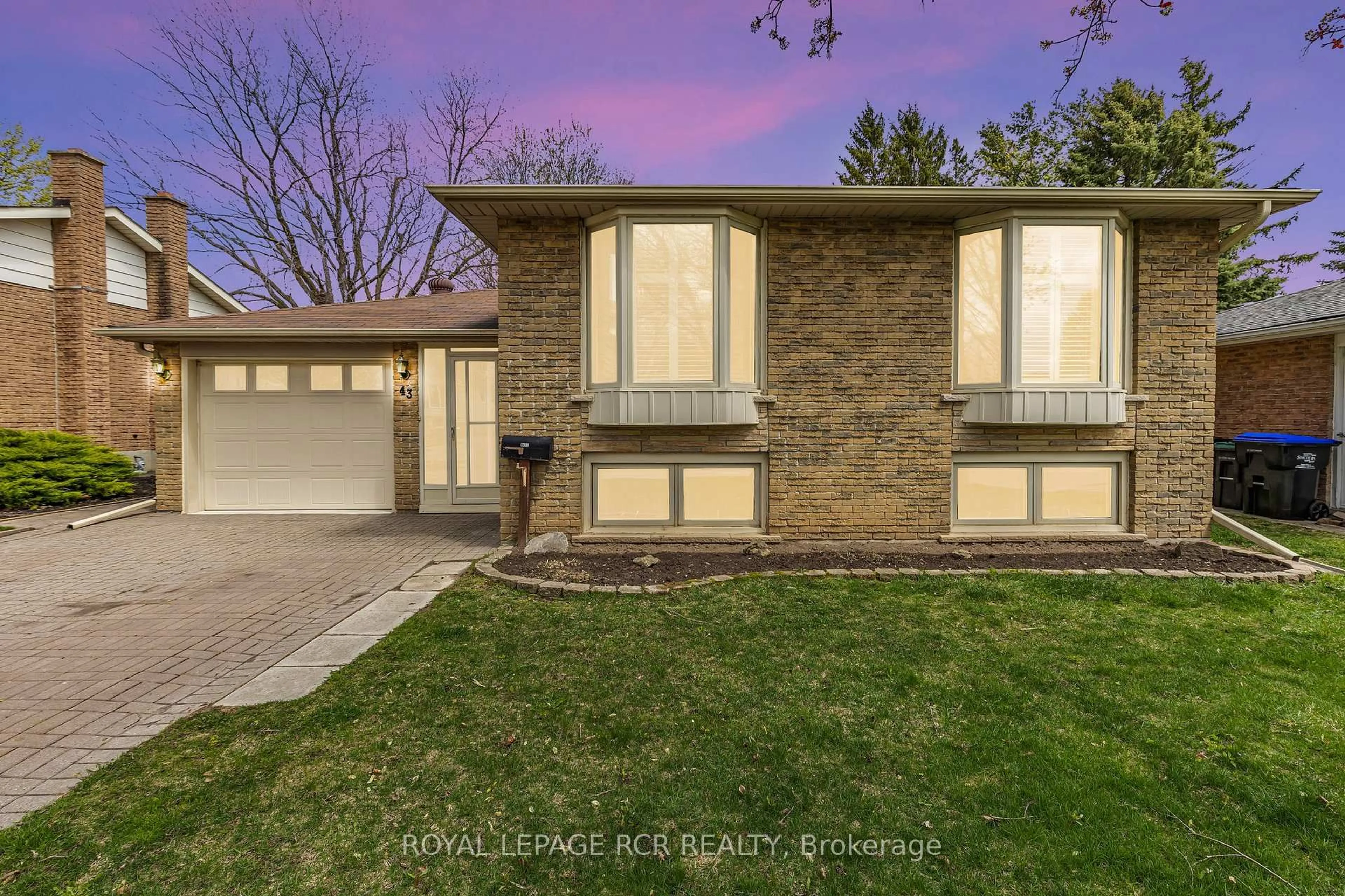 Home with brick exterior material, street for 43 Mitchell Ave, New Tecumseth Ontario L9R 1C2