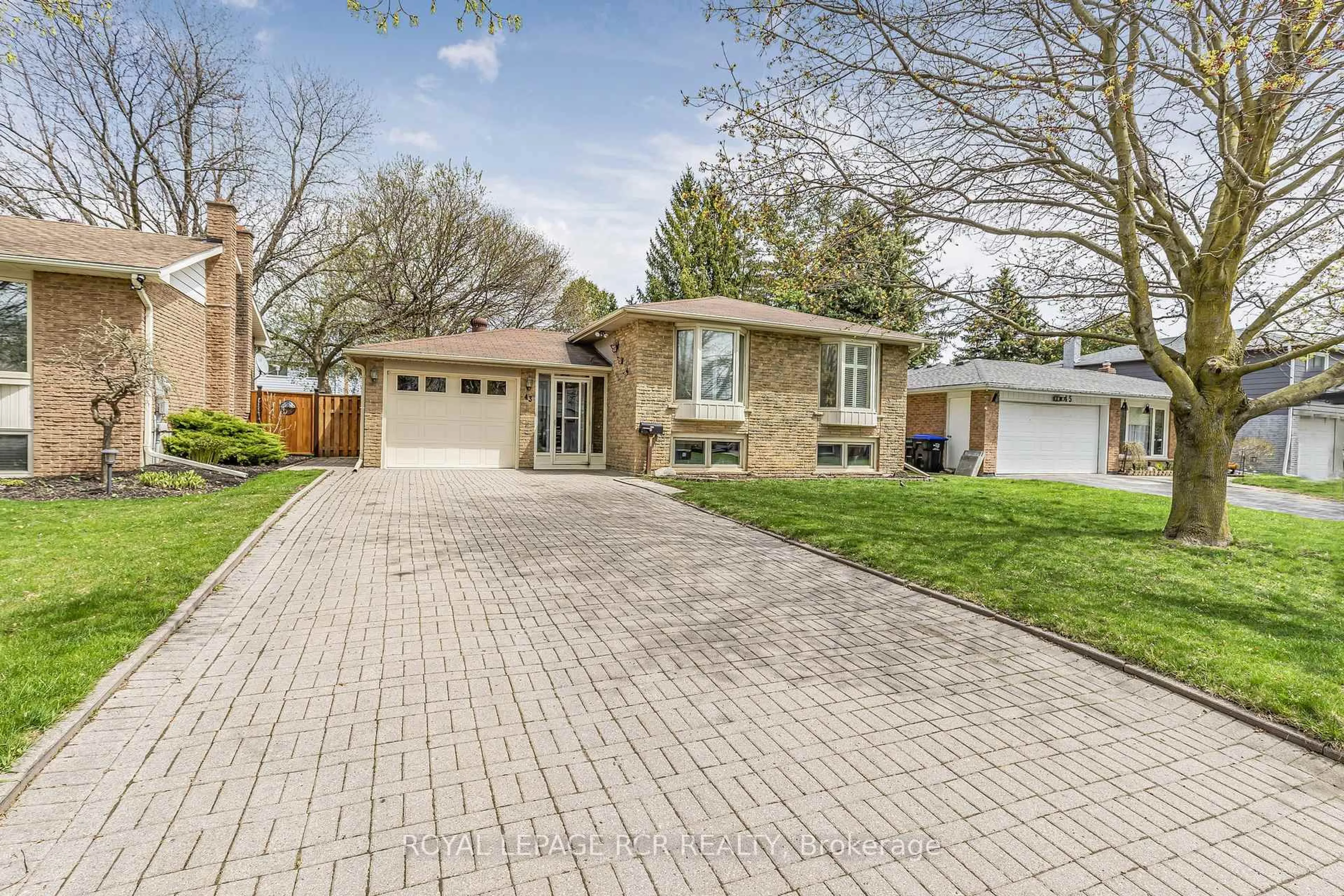 Home with brick exterior material, street for 43 Mitchell Ave, New Tecumseth Ontario L9R 1C2
