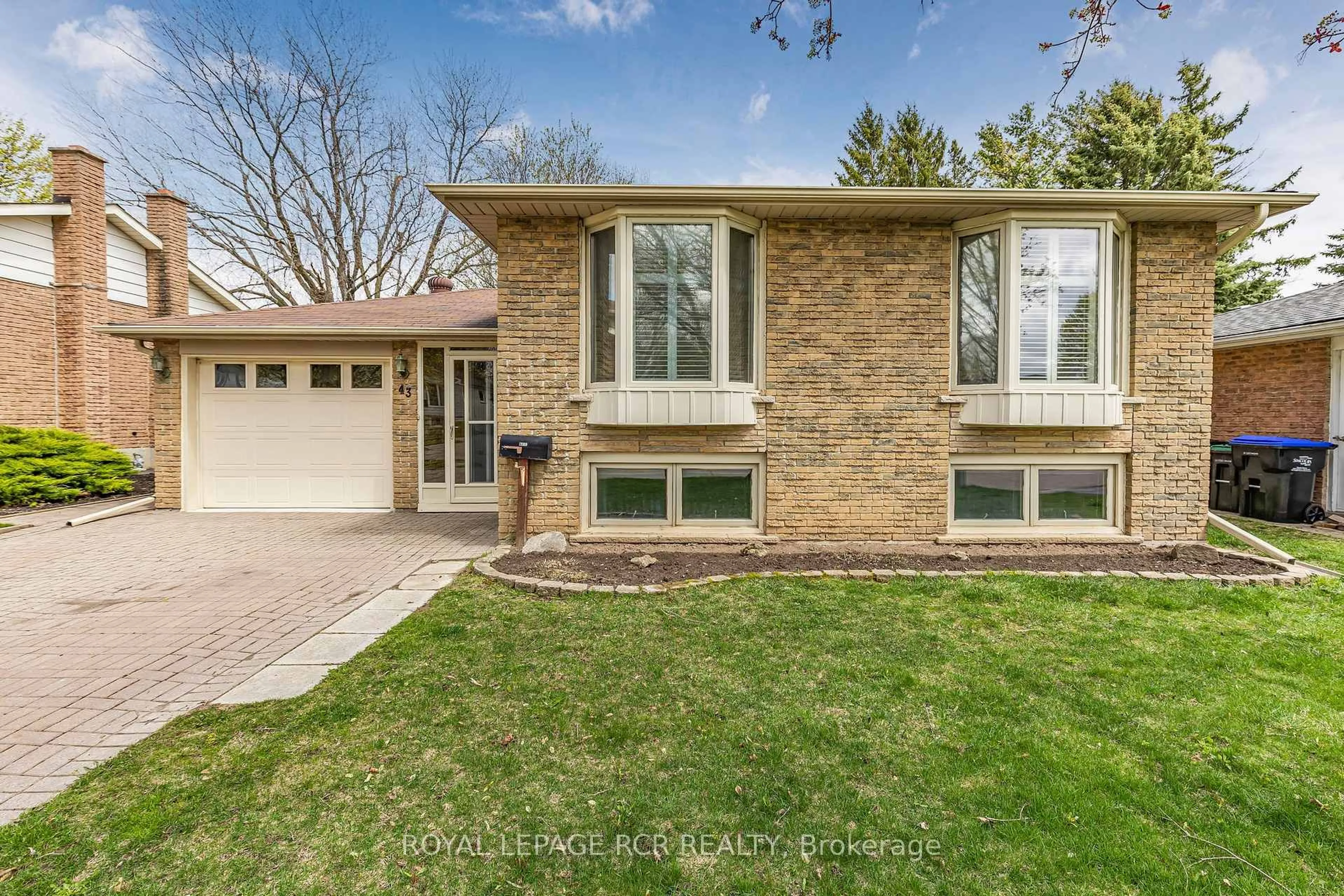 Home with brick exterior material, street for 43 Mitchell Ave, New Tecumseth Ontario L9R 1C2