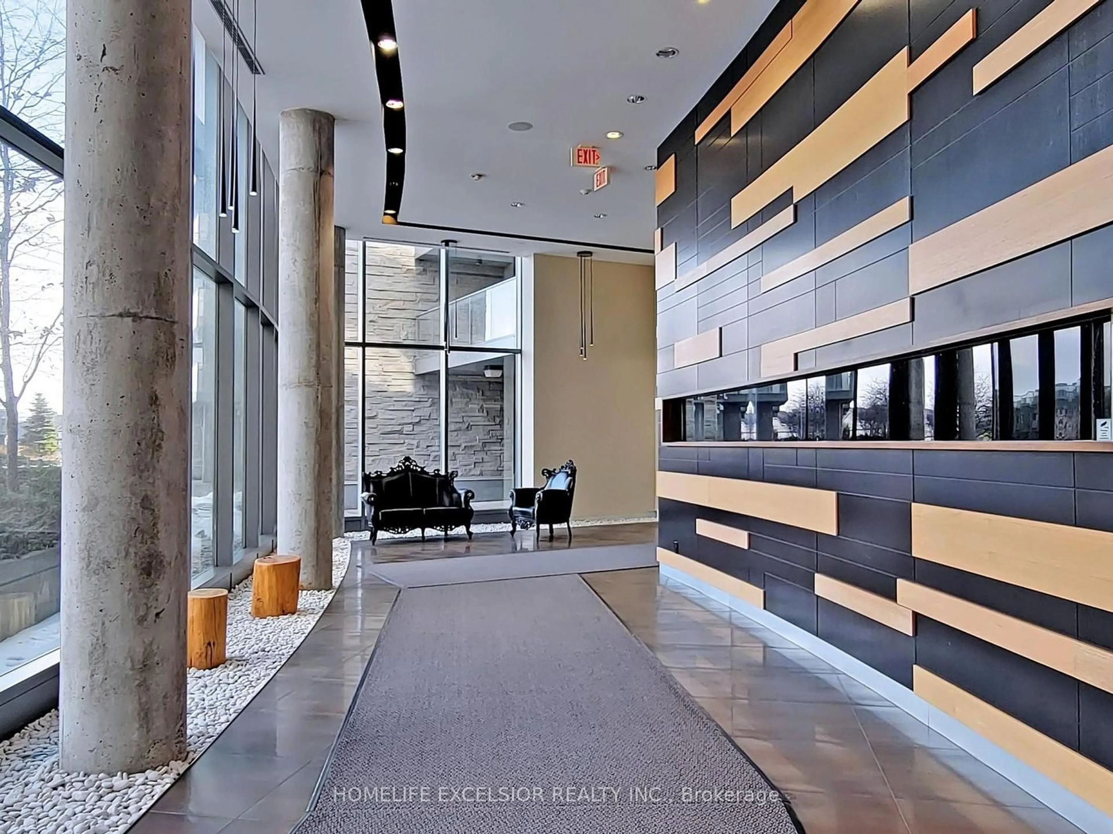 Indoor foyer for 273 South Park Rd #1018, Markham Ontario L3T 0B5