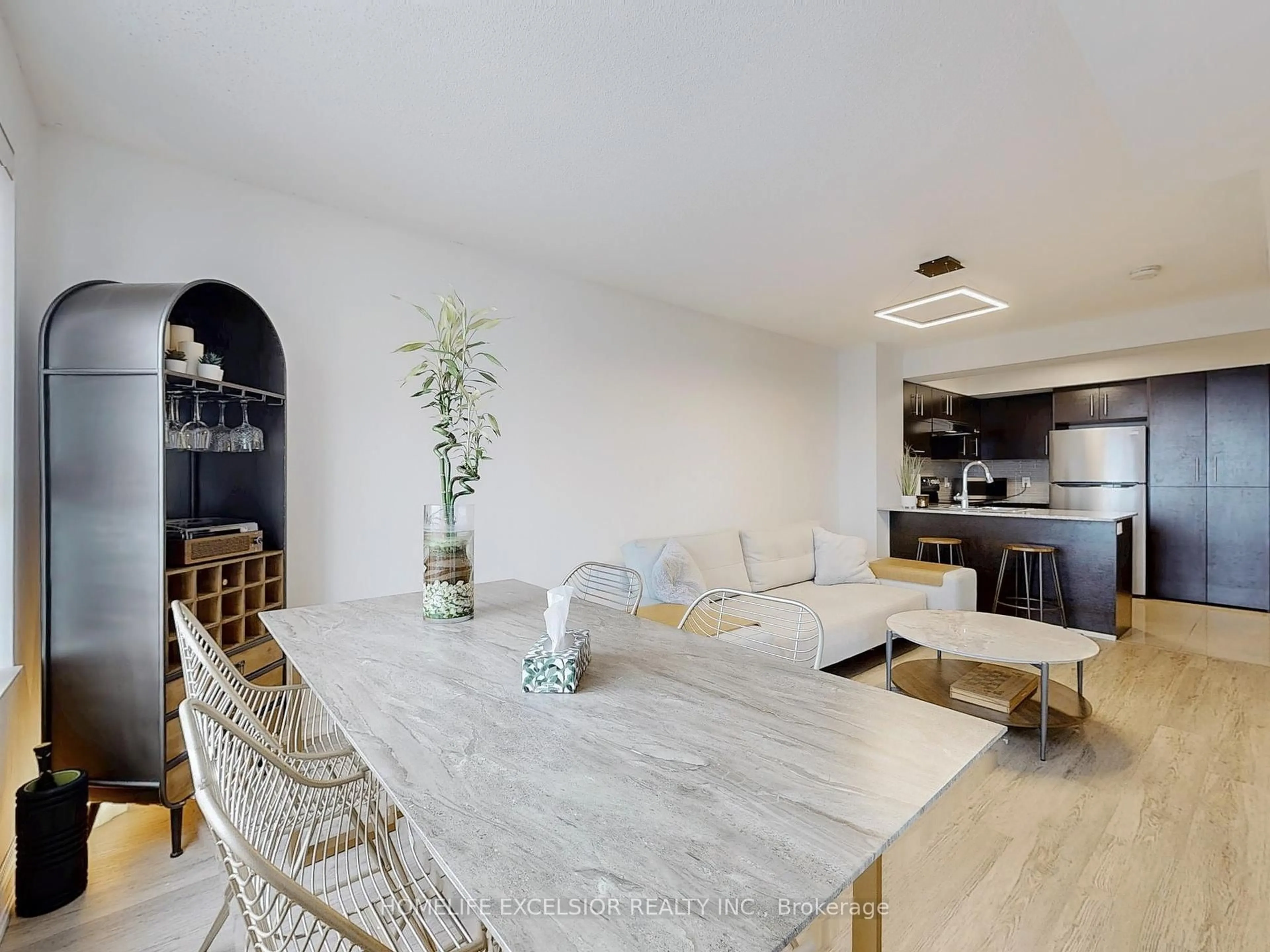 Unknown for 273 South Park Rd #1018, Markham Ontario L3T 0B5