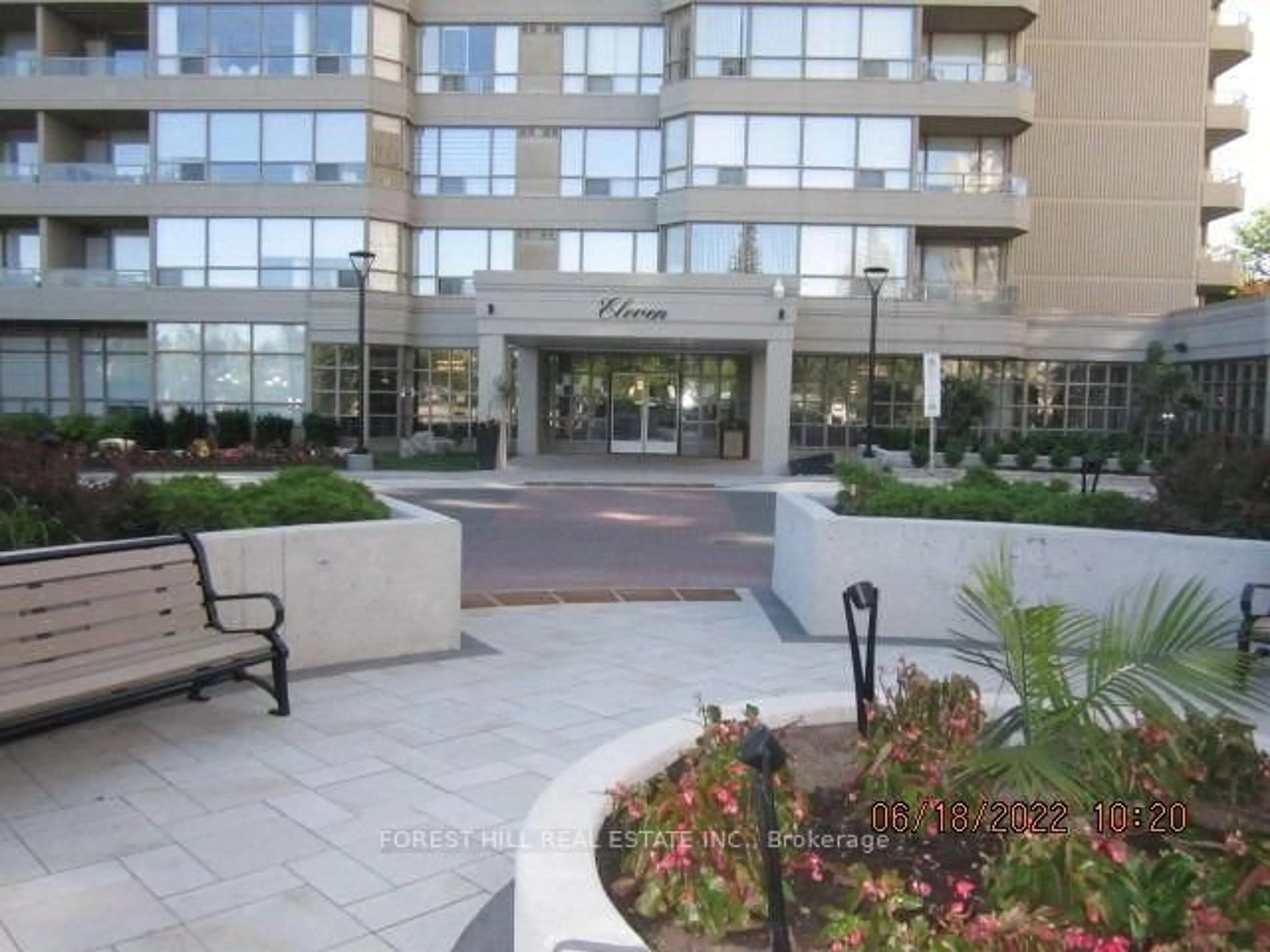 Patio, unknown for 11 Townsgate Dr #1008, Vaughan Ontario L4J 8G4