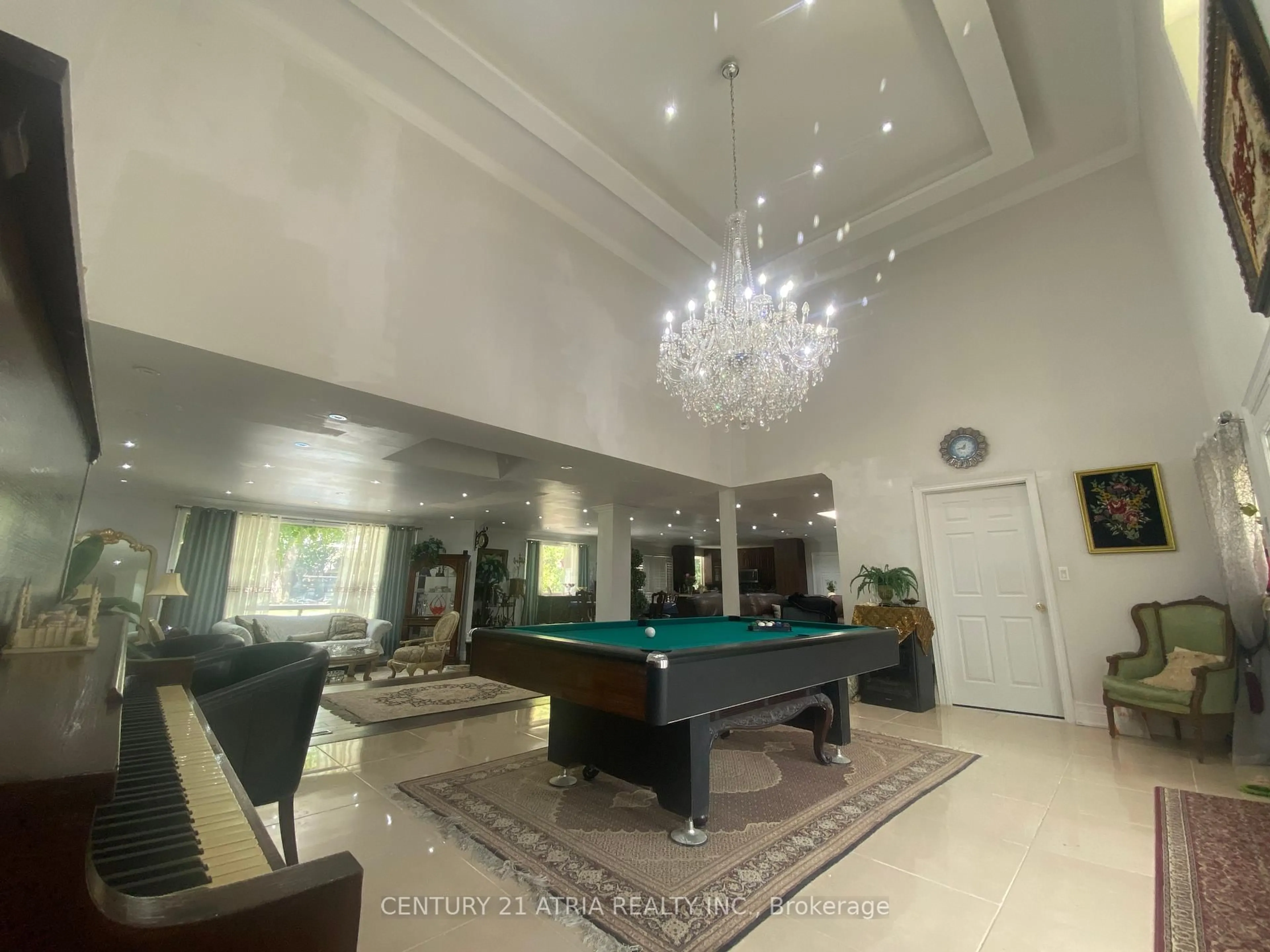 Lobby for 71 Laureleaf Rd, Markham Ontario L3T 2Y3