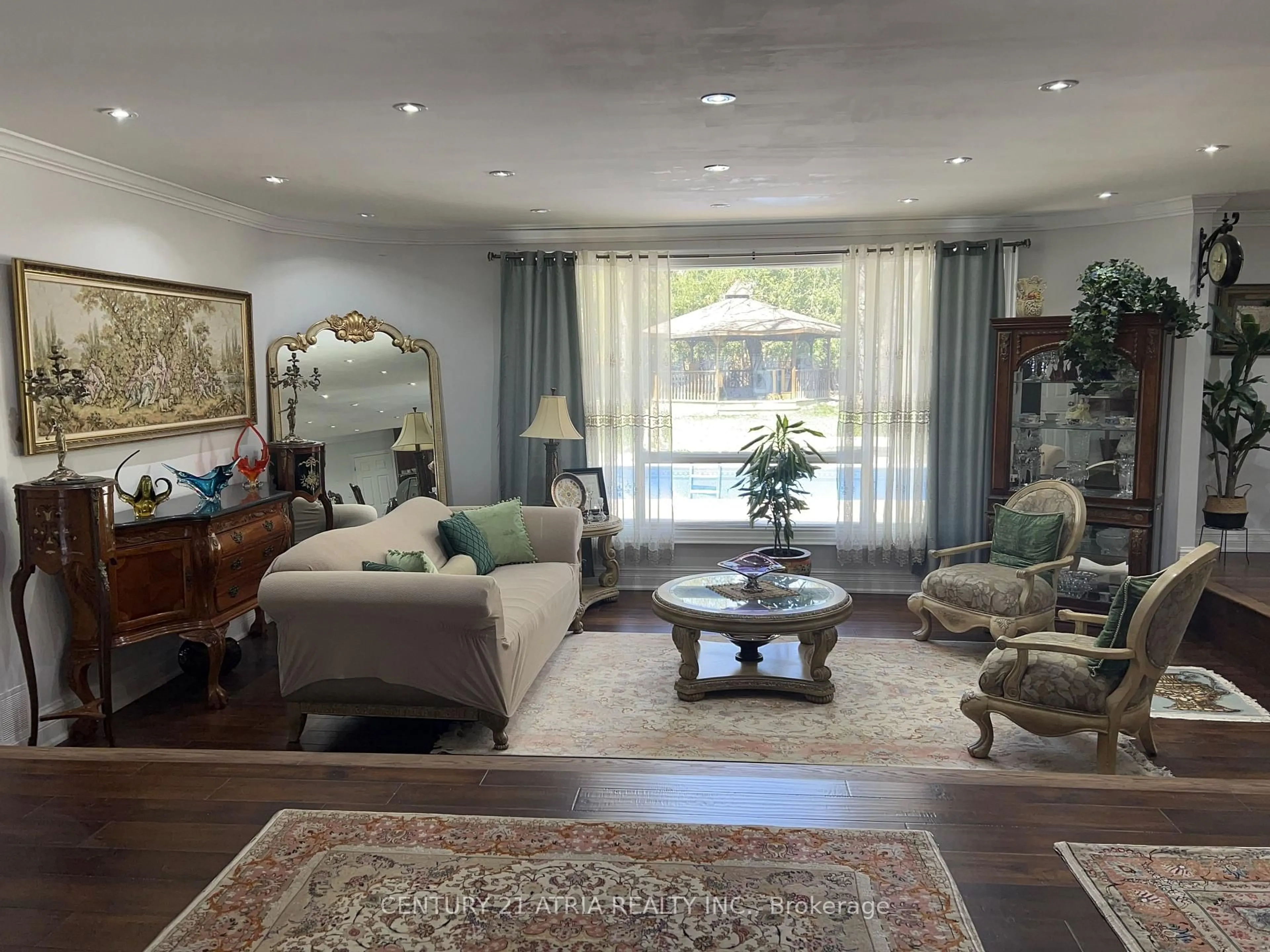 Living room with furniture, unknown for 71 Laureleaf Rd, Markham Ontario L3T 2Y3