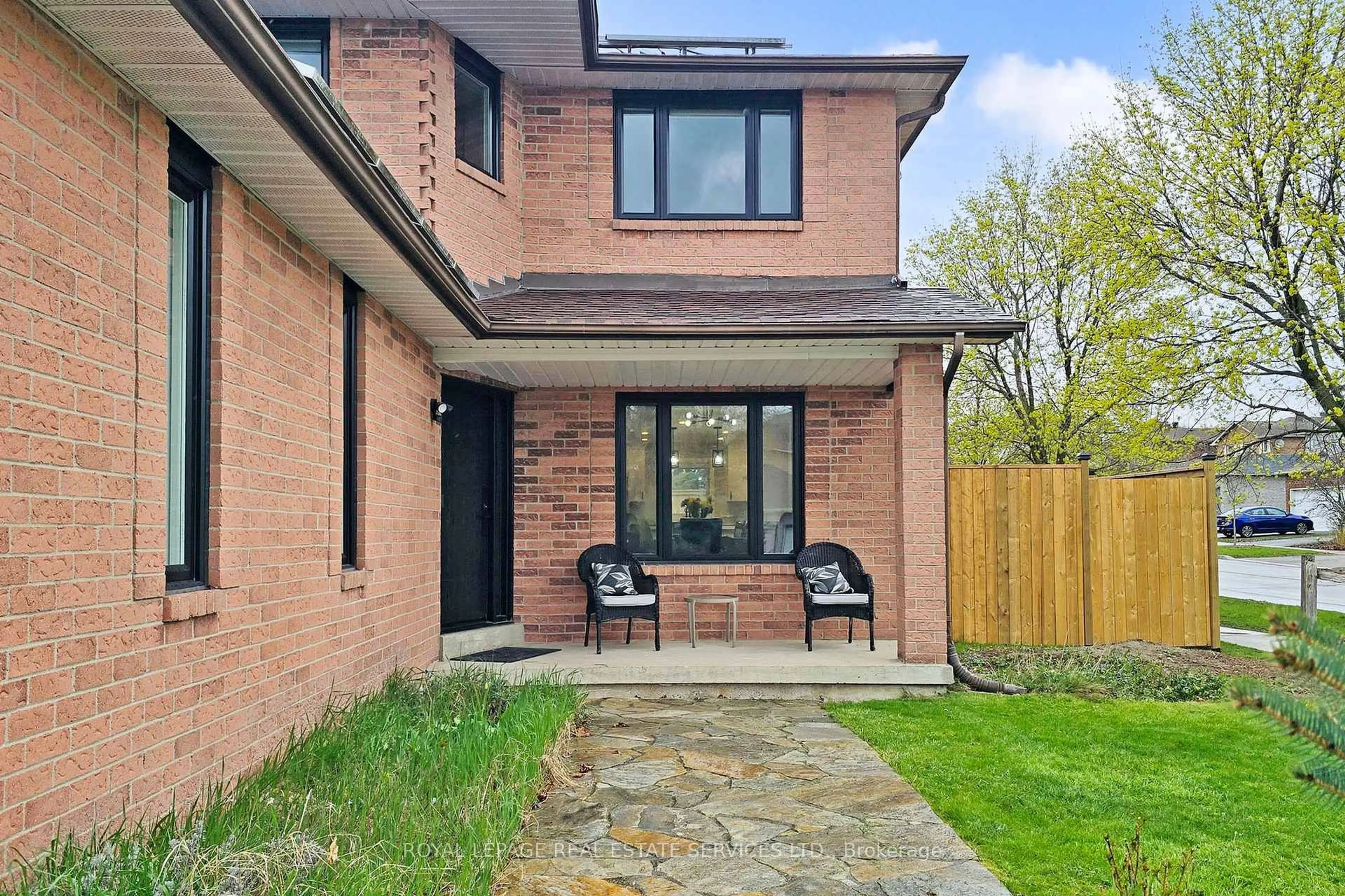 Home with brick exterior material, street for 101 Houseman Cres, Richmond Hill Ontario L4C 7S7