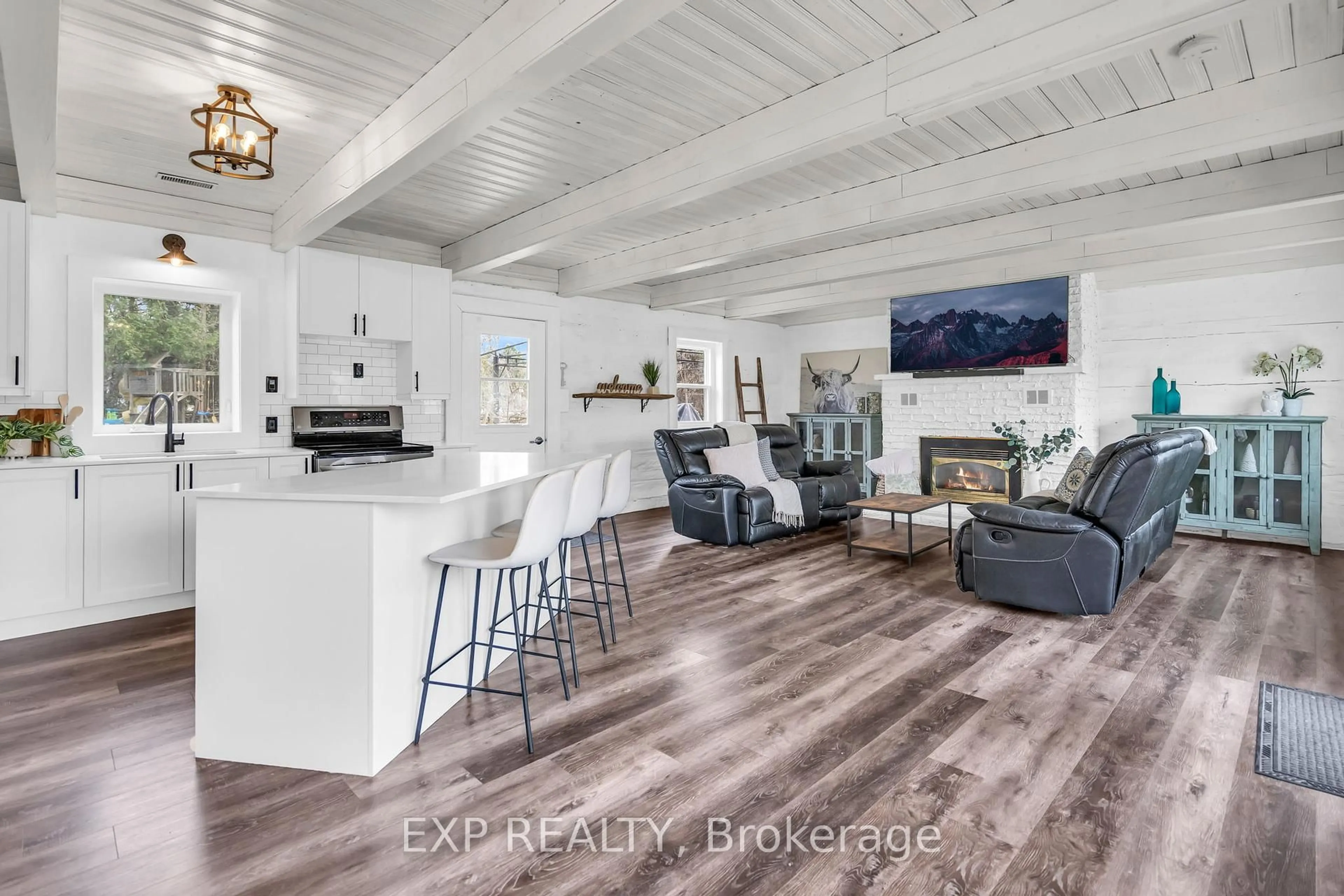 Open concept kitchen, wood/laminate floor for 409 Centre St, Brock Ontario L0K 1A0