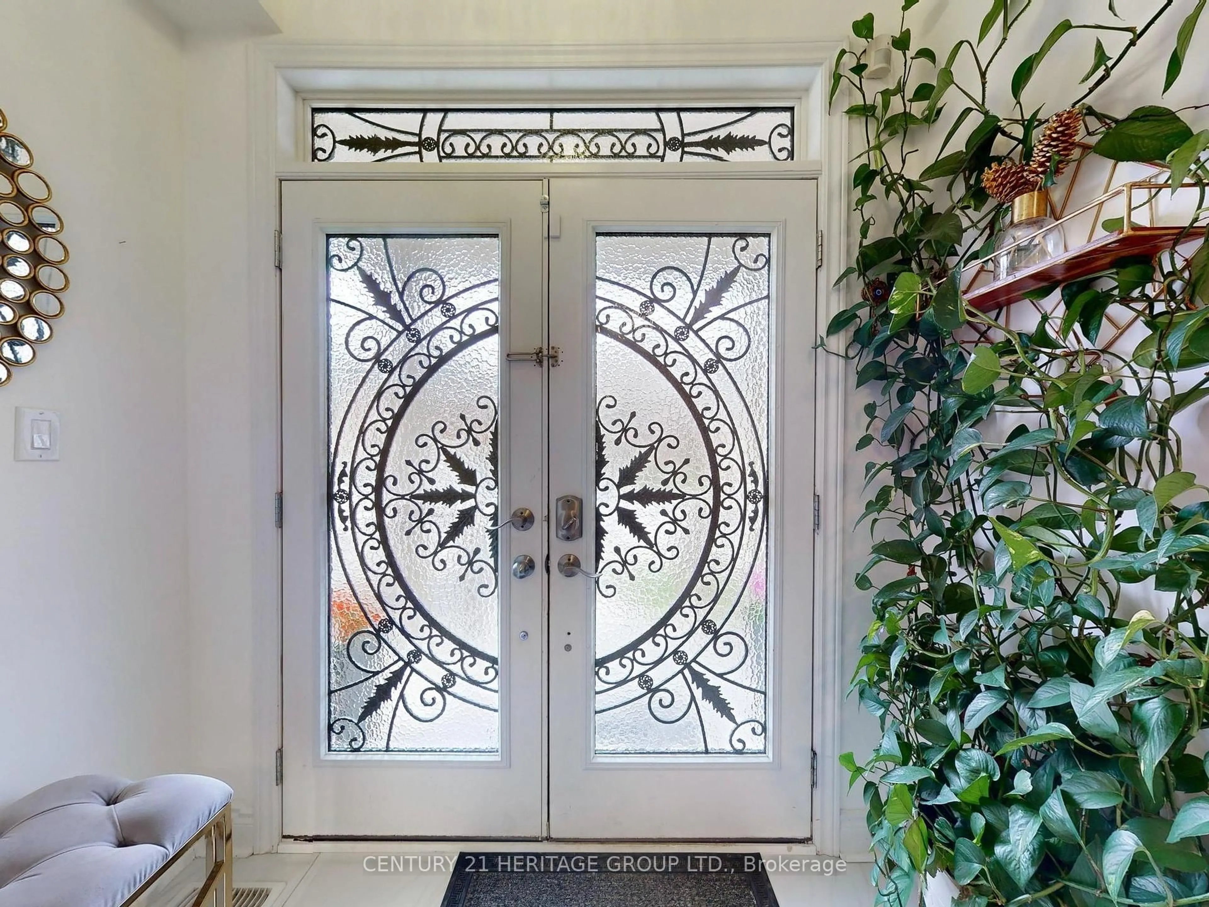 Indoor entryway for 1062 Blackhall Cres, Newmarket Ontario L3X 0B3