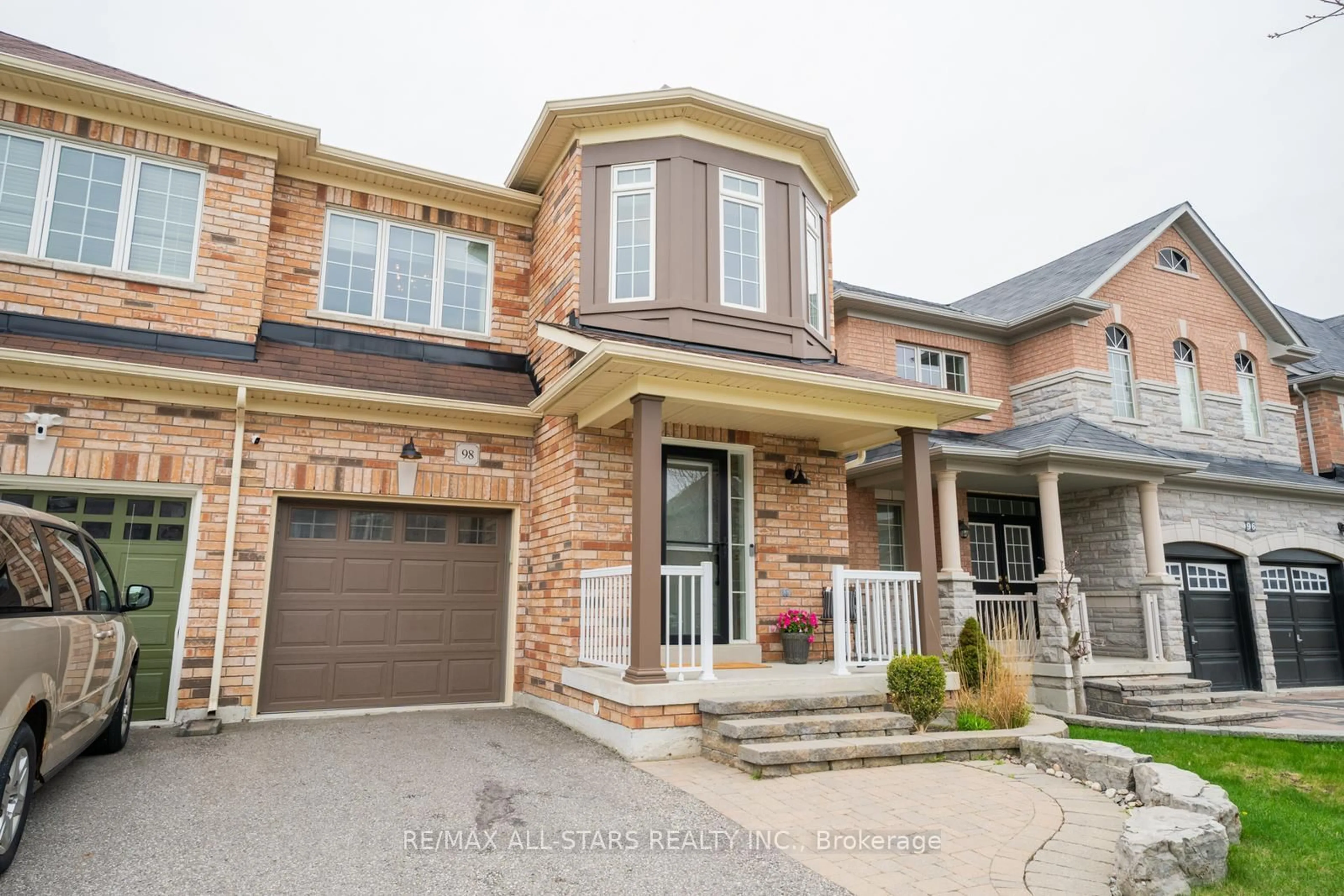 Home with brick exterior material, street for 98 Duffin Dr, Whitchurch-Stouffville Ontario L4A 0X3