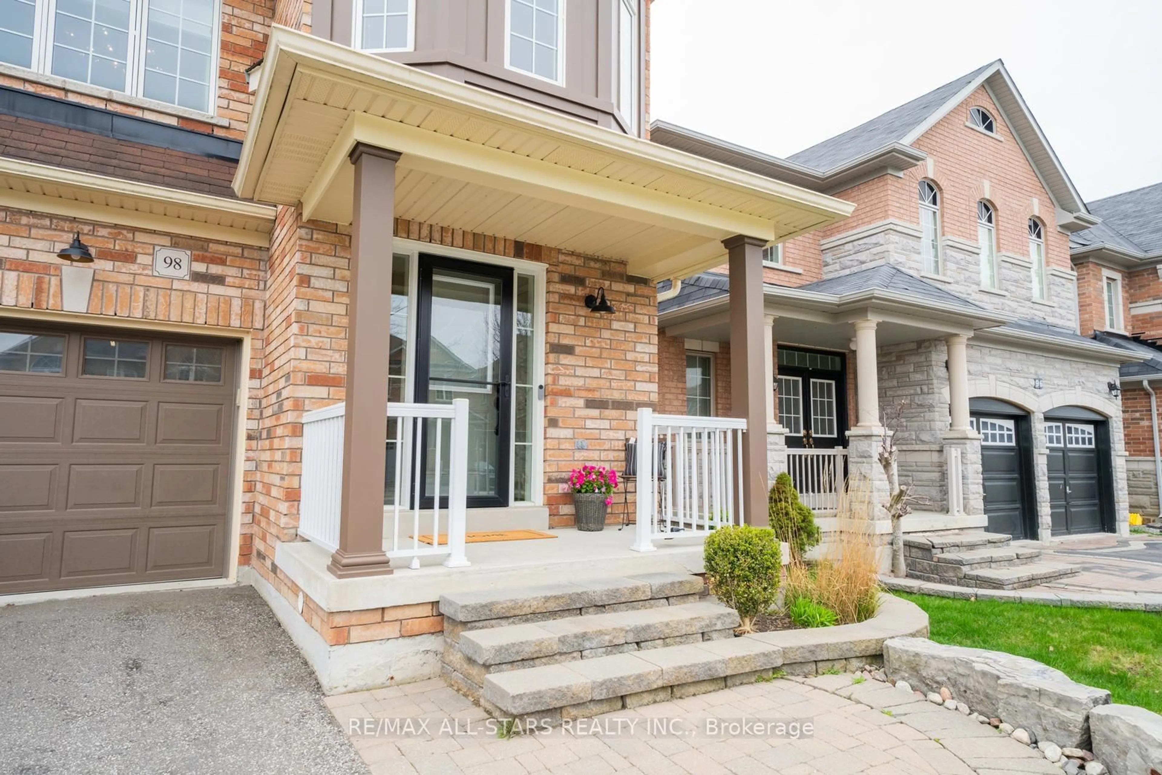 Home with brick exterior material, street for 98 Duffin Dr, Whitchurch-Stouffville Ontario L4A 0X3