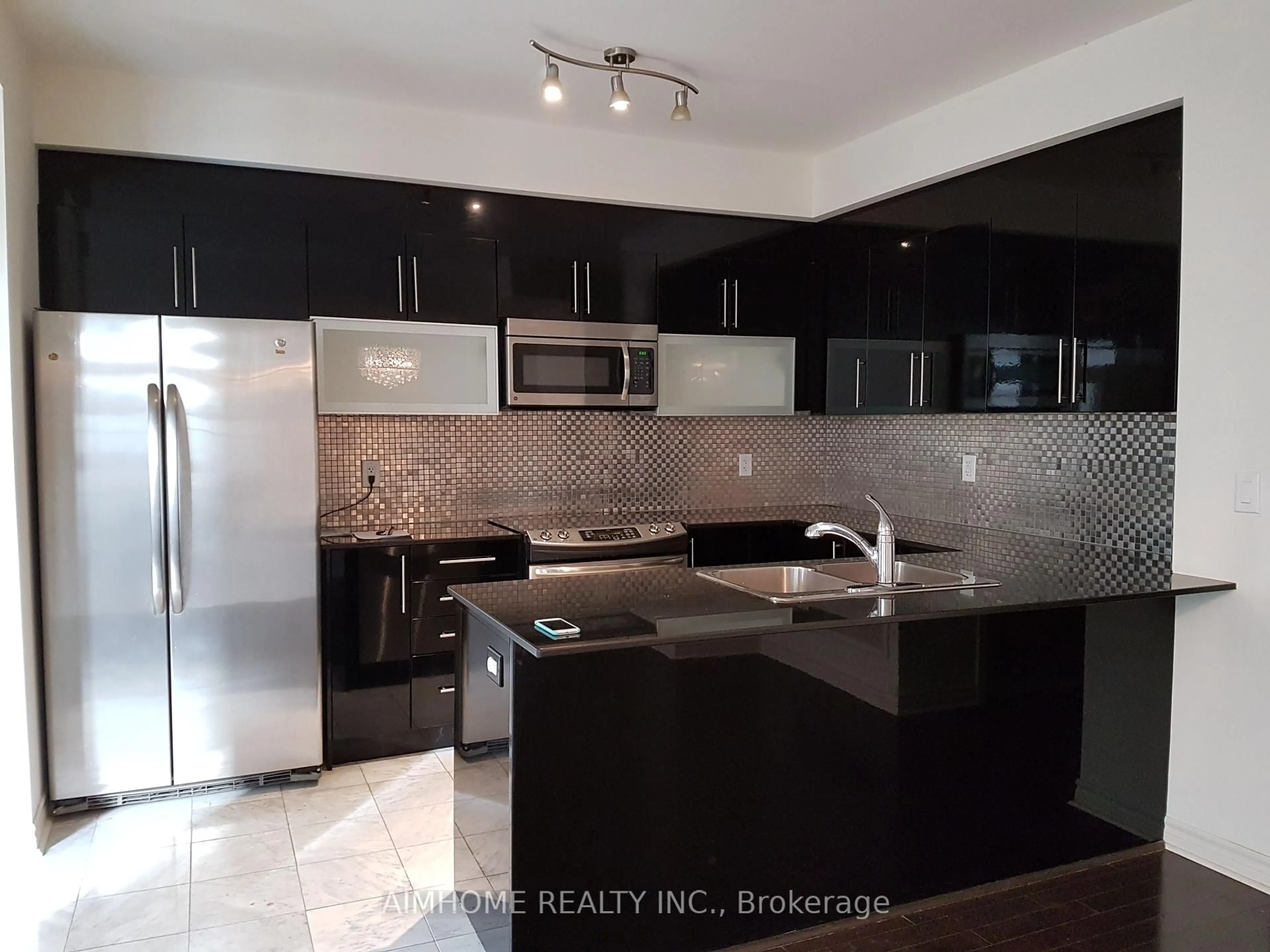 Open concept kitchen, ceramic/tile floor for 7 Brighton Pl #46, Vaughan Ontario L4J 0H1