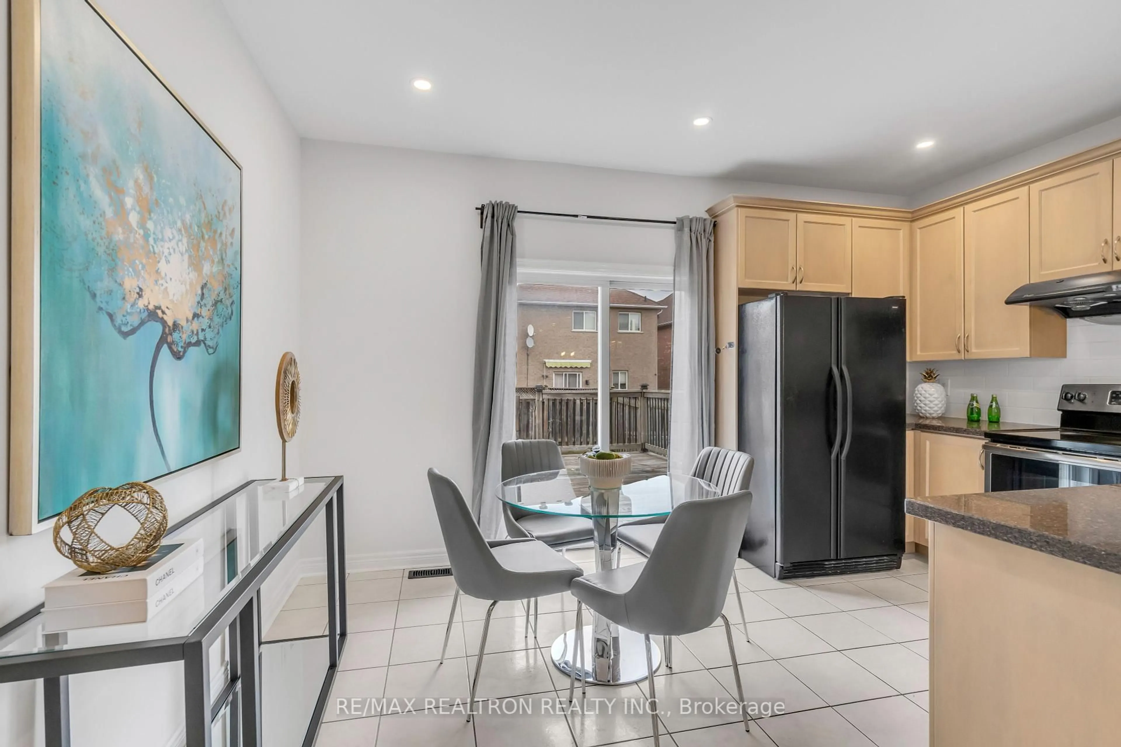Open concept kitchen, ceramic/tile floor for 15 Chancery Rd, Markham Ontario L6E 1T7