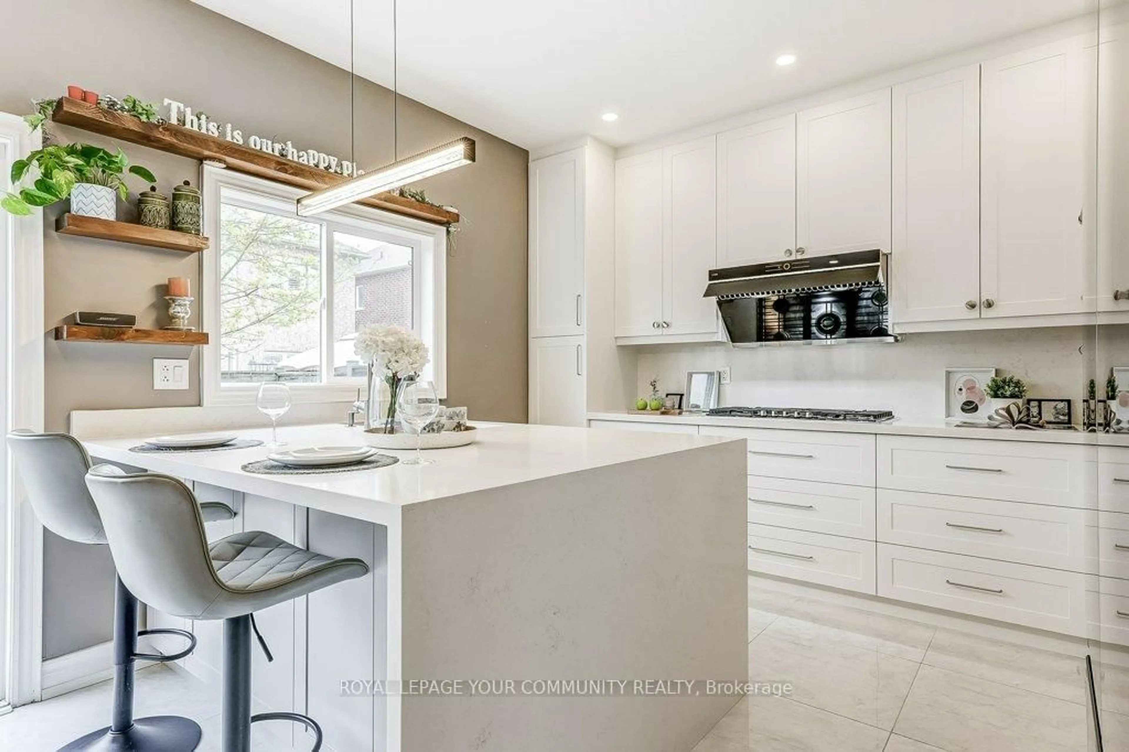 Contemporary kitchen, ceramic/tile floor for 67 Pondmede Cres, Whitchurch-Stouffville Ontario L4A 0E3