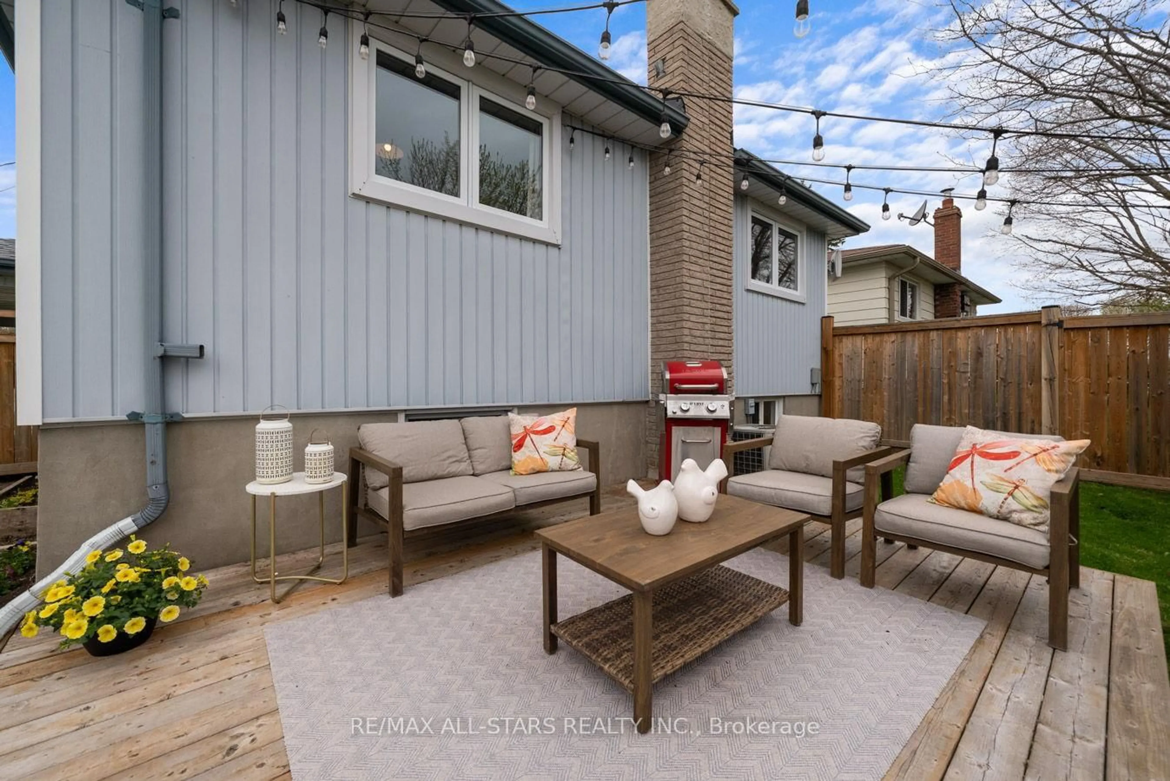 Patio, street for 1 Waddell St, Brock Ontario L0C 1H0