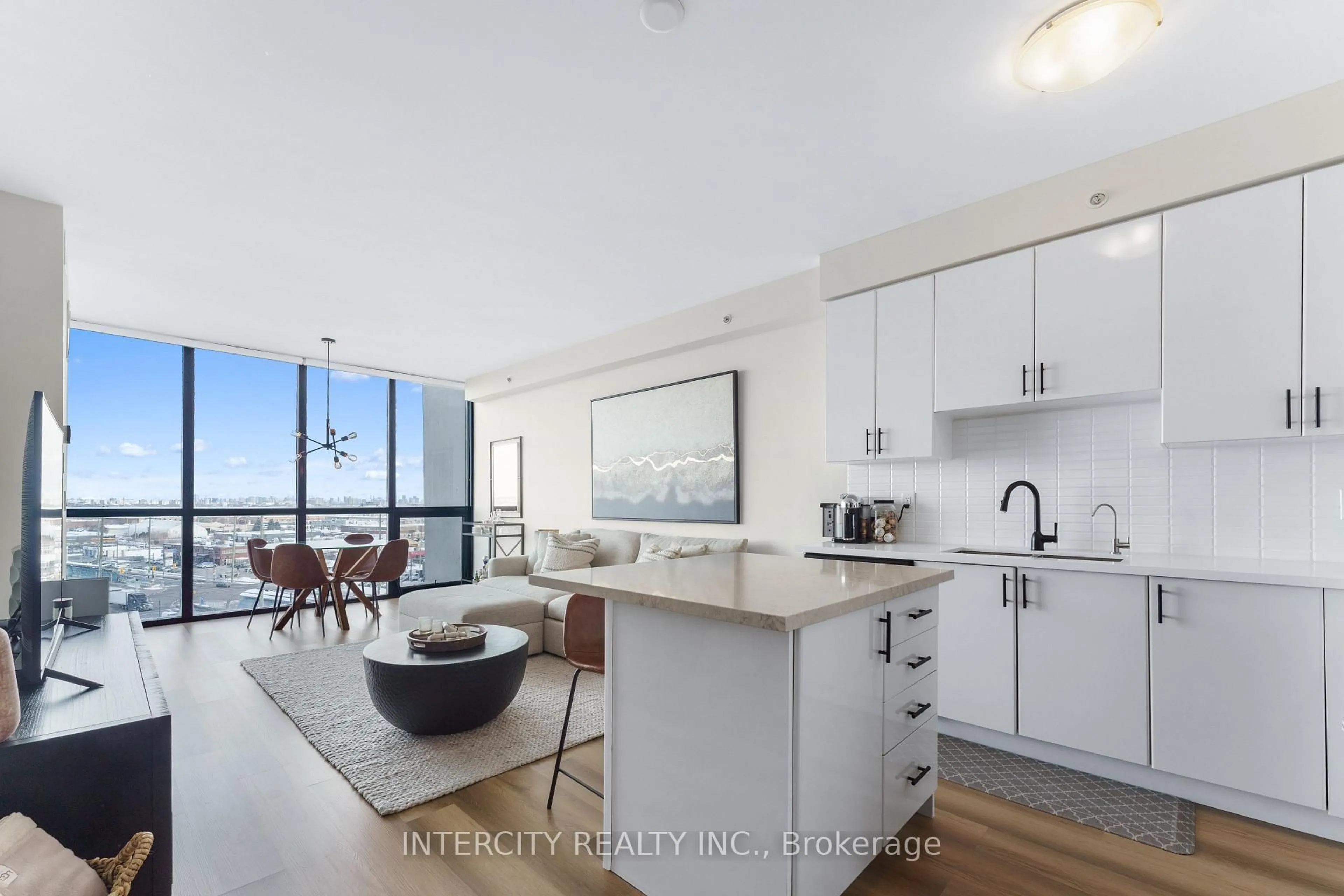 Open concept kitchen, unknown for 2900 Highway 7 N/A #810, Vaughan Ontario L4K 0G3
