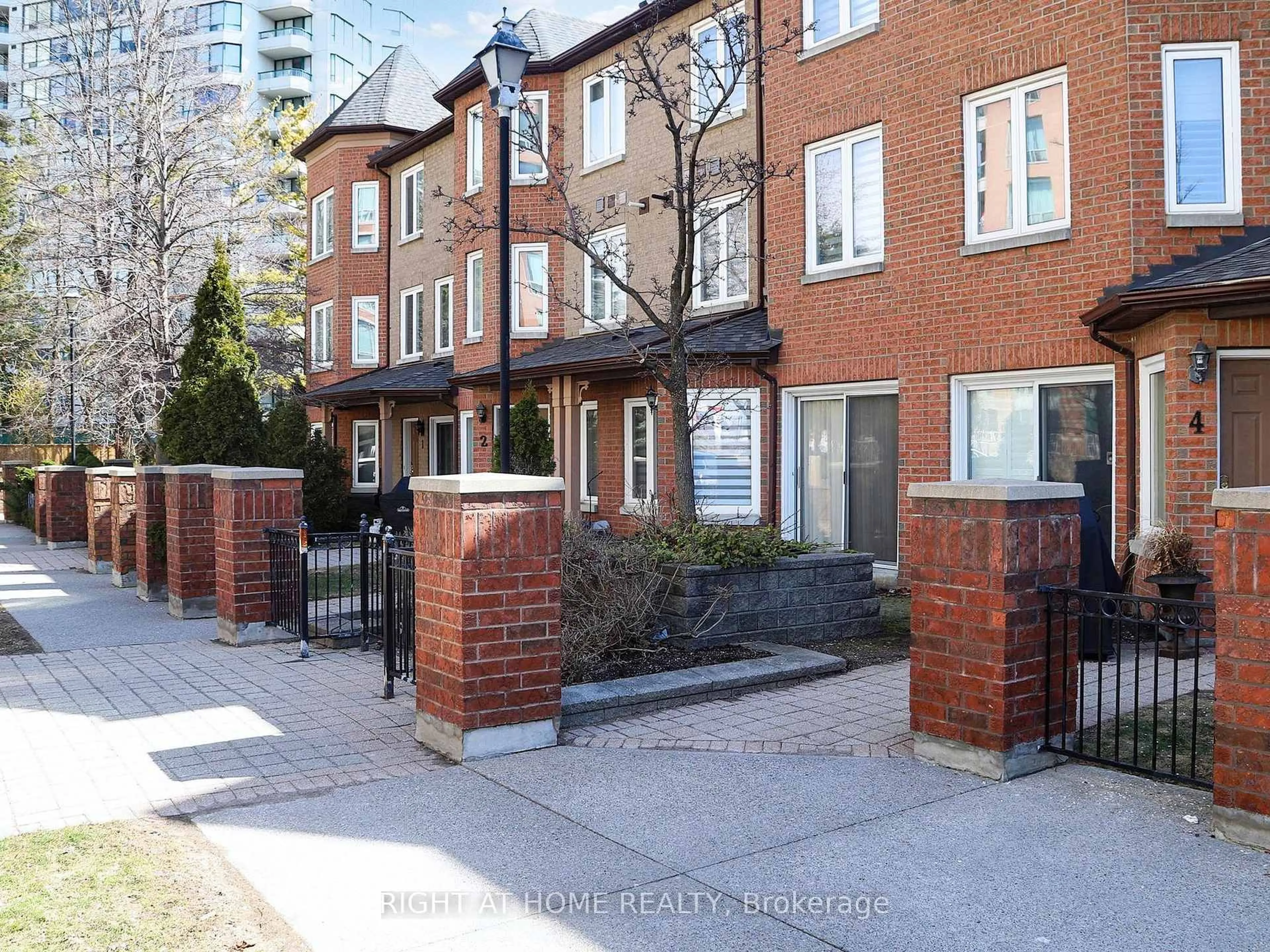 Unknown for 735 New Westminster Dr #3, Vaughan Ontario L4J 7Y9