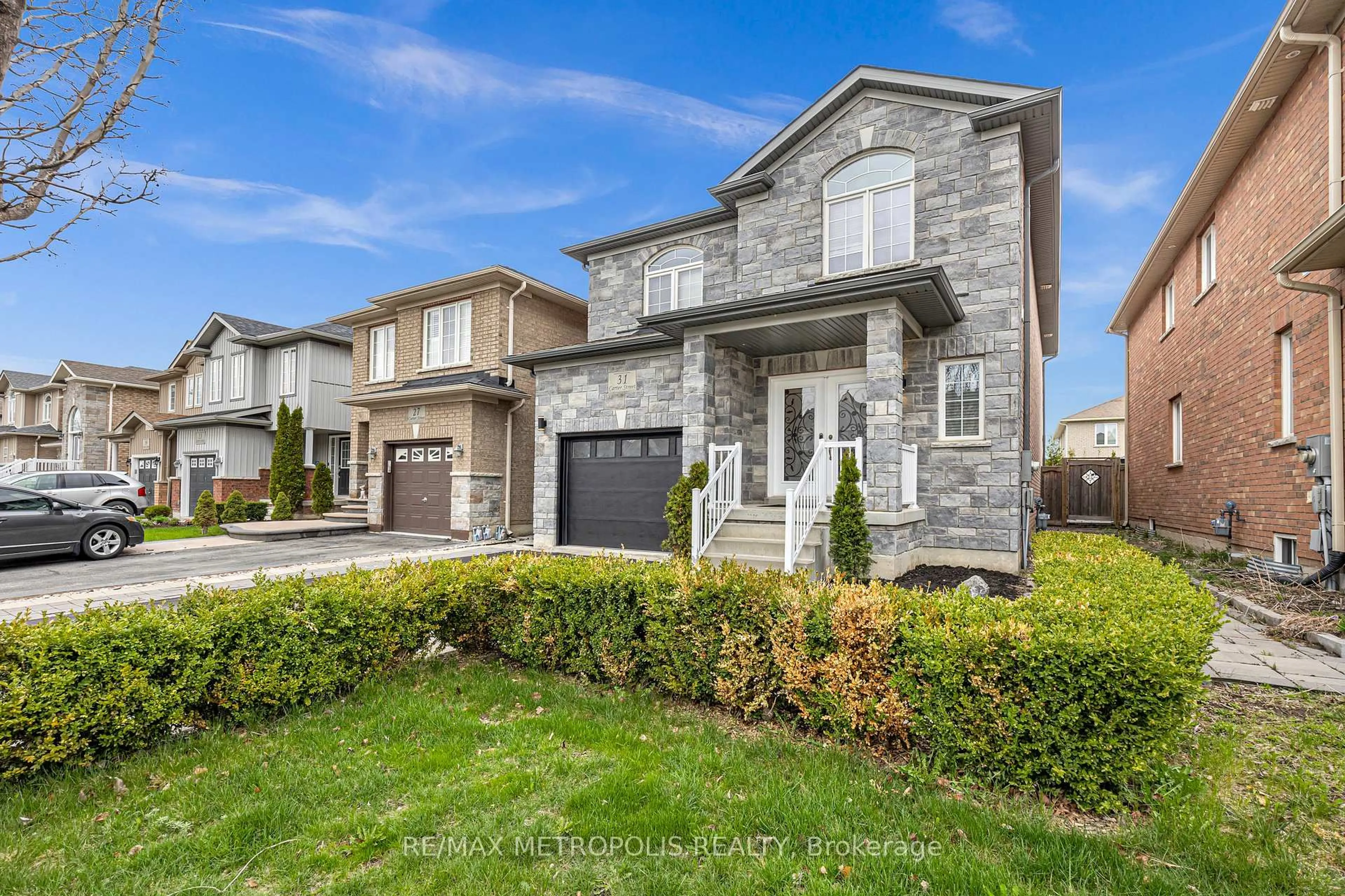 Home with brick exterior material, street for 31 Carter St, Bradford West Gwillimbury Ontario L3Z 0L5