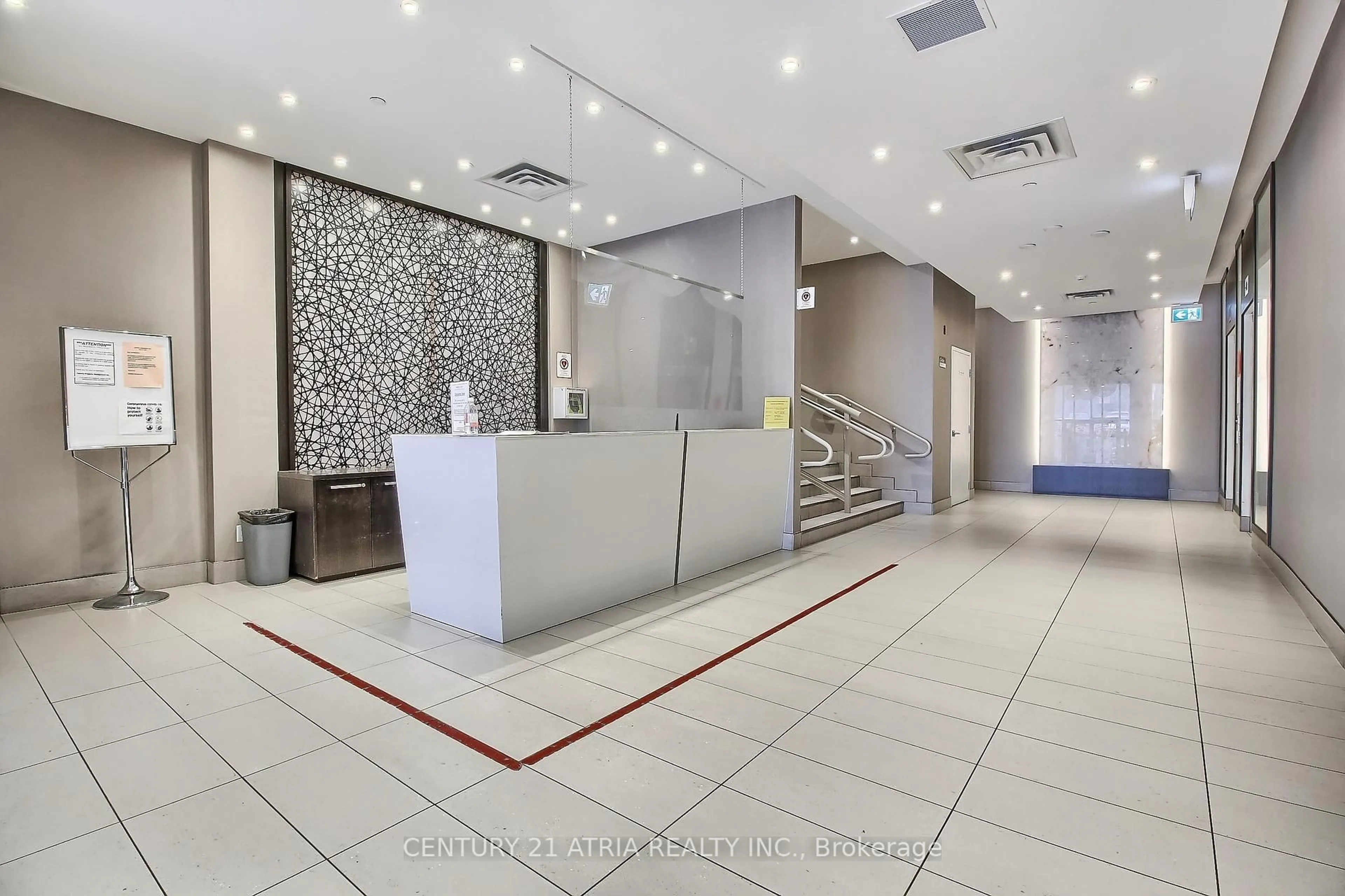 Lobby for 15277 Yonge St #404A, Aurora Ontario L4G 1Y3