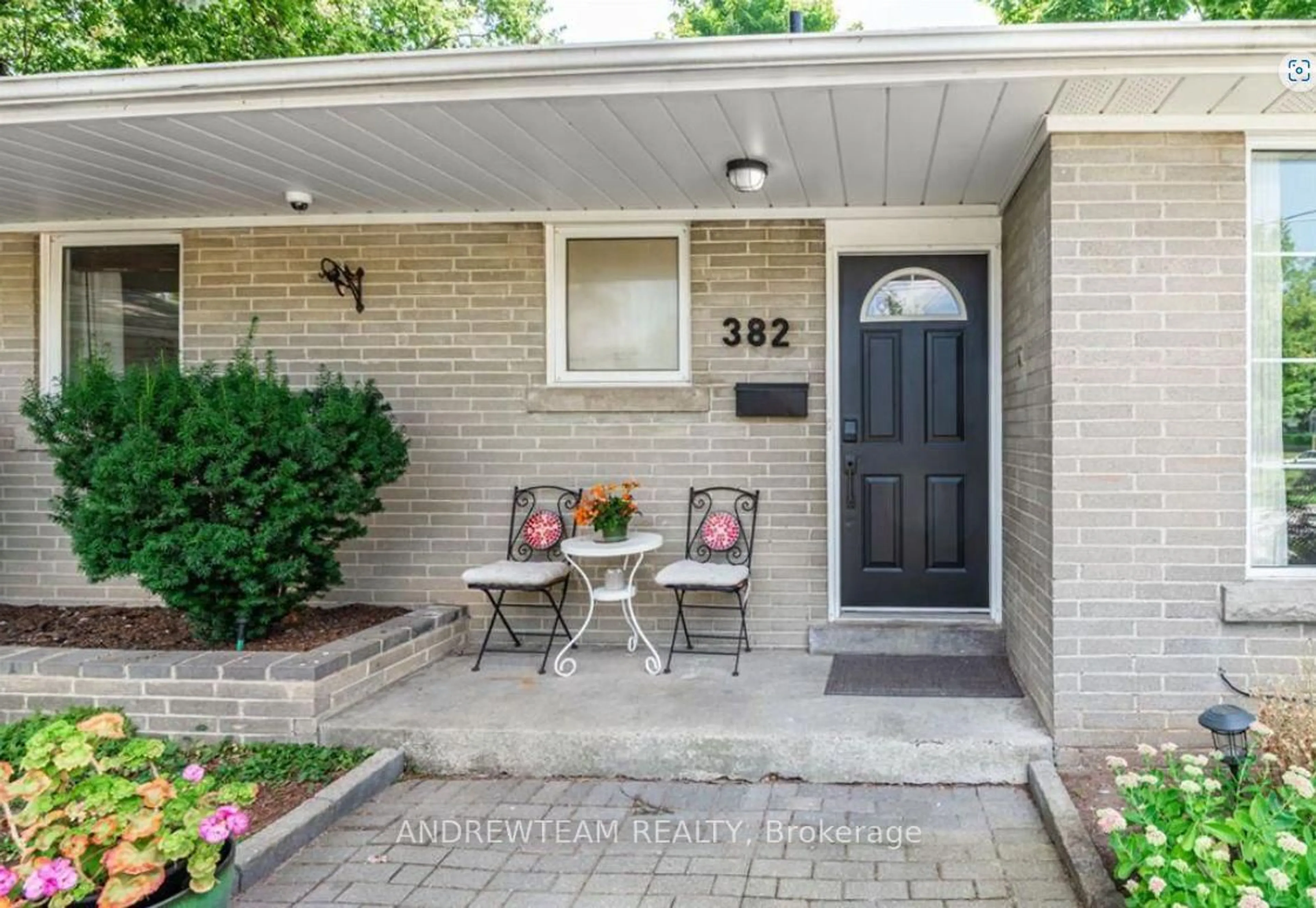 Unknown for 382 Lynett Cres, Richmond Hill Ontario L4C 2V5