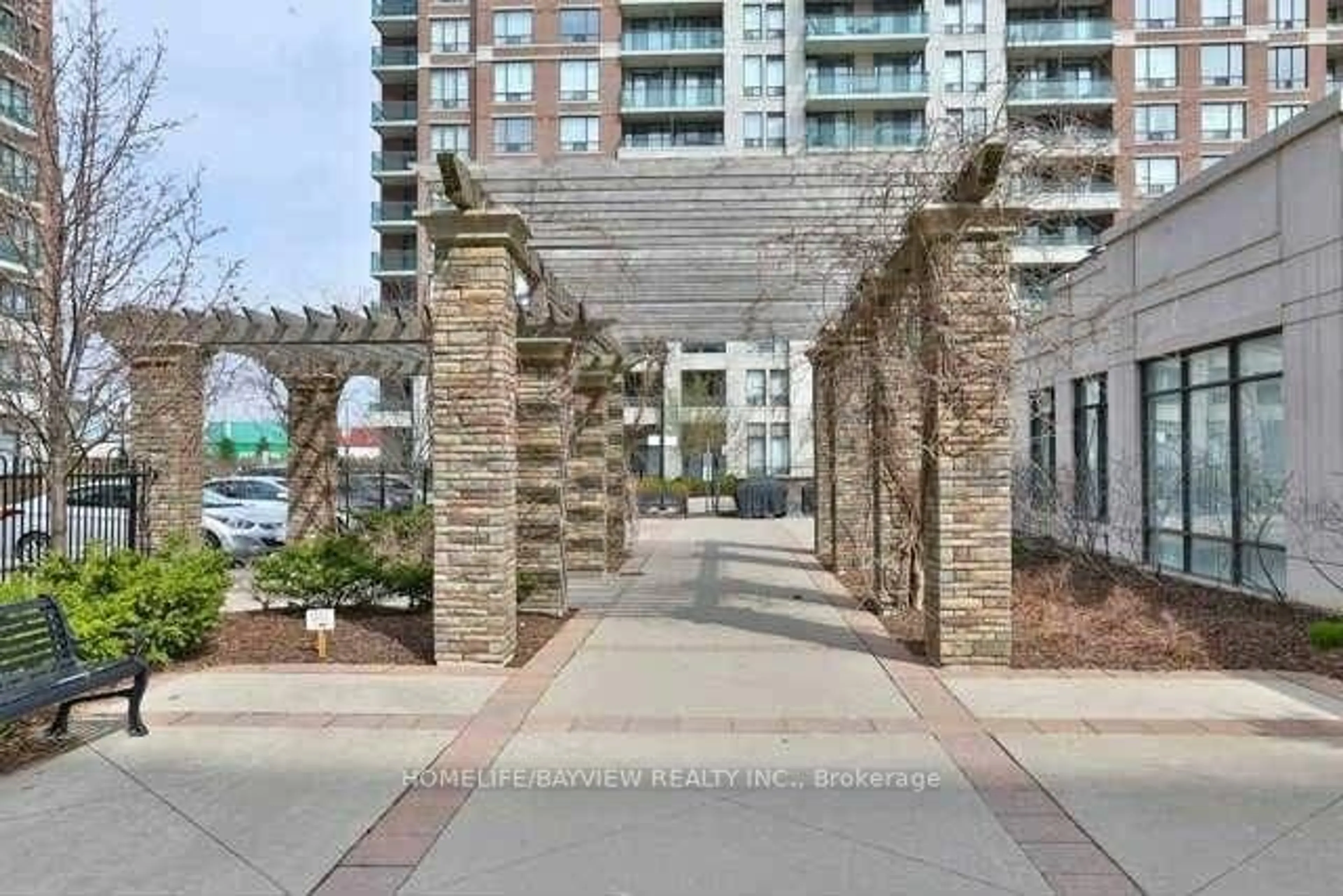 Patio, street for 350 Red Maple Rd #804, Richmond Hill Ontario L4C 0T5