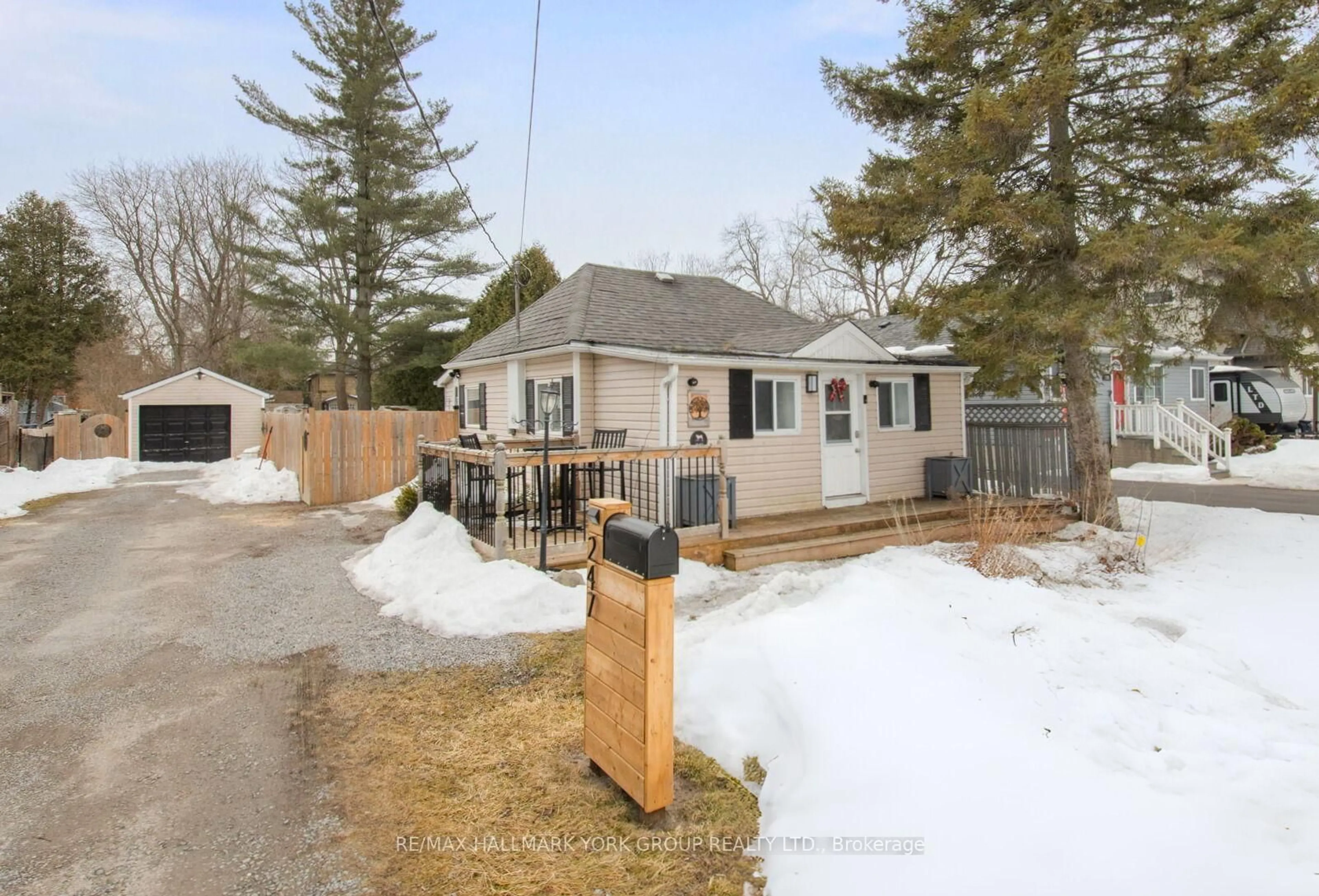 Unknown for 247 Shorecrest Rd, Georgina Ontario L4P 1J3