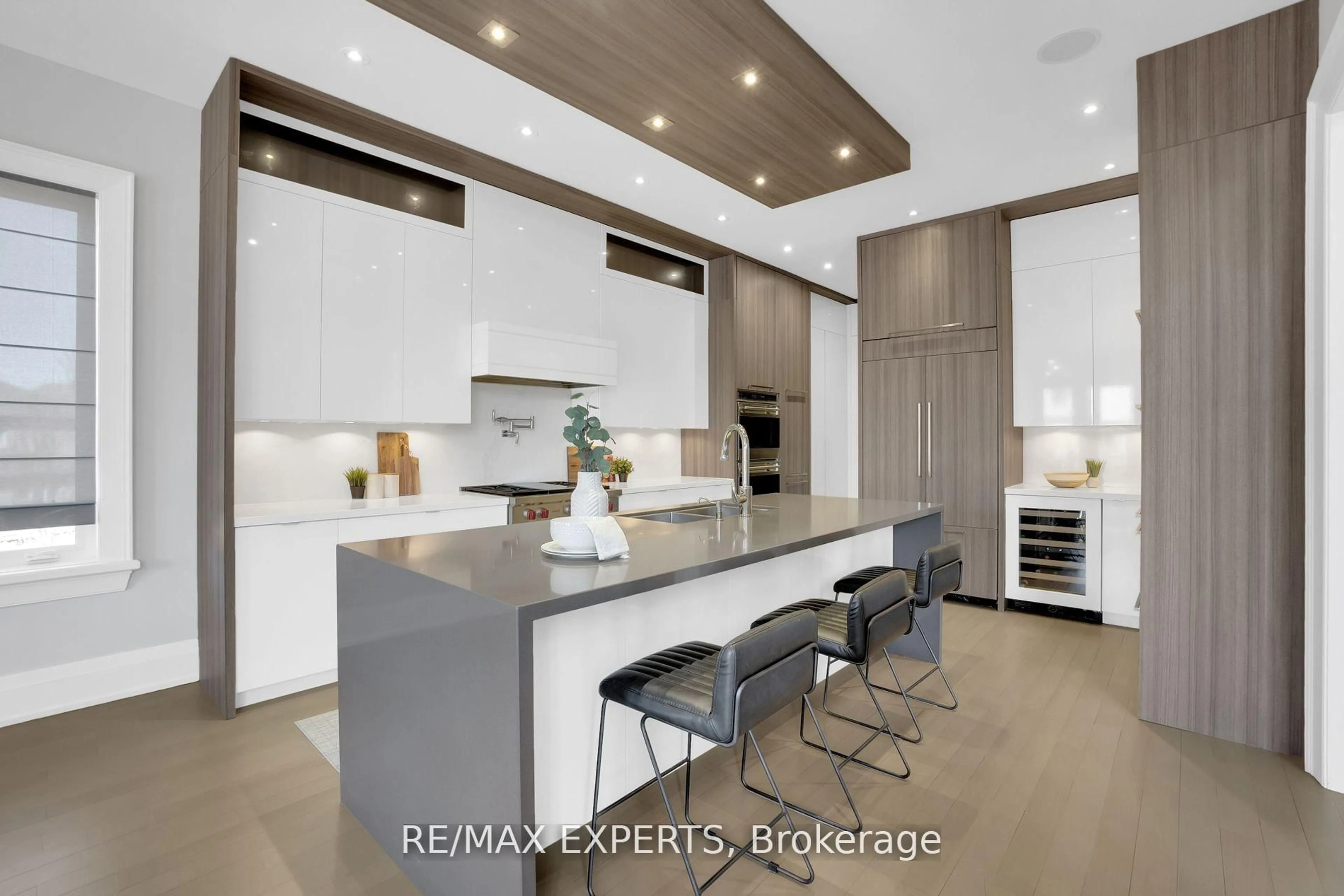 Contemporary kitchen, ceramic/tile floor for 30 Ciro Barillari Crt, Vaughan Ontario L4H 0Y9