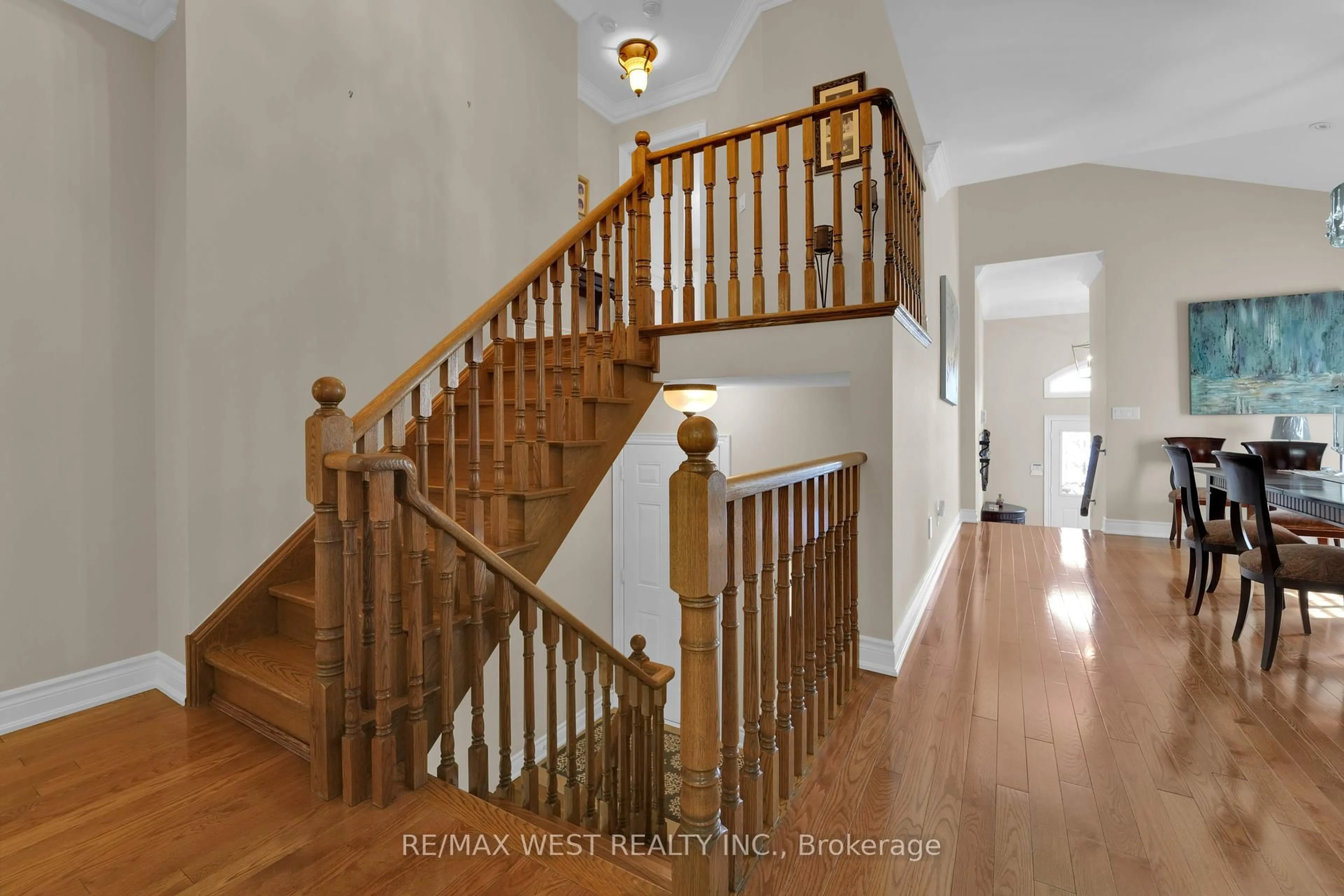 Indoor foyer for 216 Sir Sanford Fleming Way, Vaughan Ontario L6A 0P3