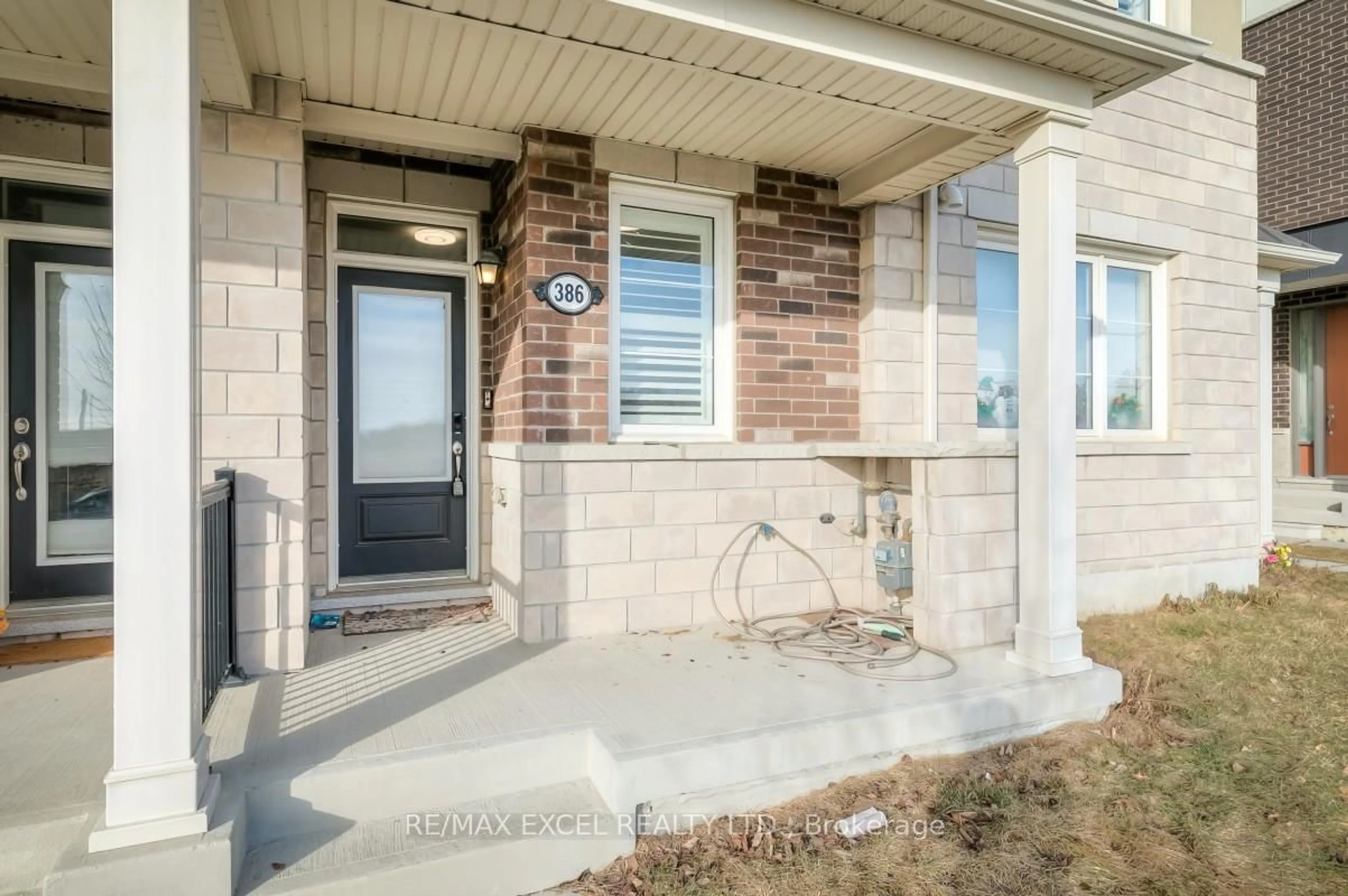 Indoor entryway for 386 Arthur Bonner Ave, Markham Ontario L6B 0R1