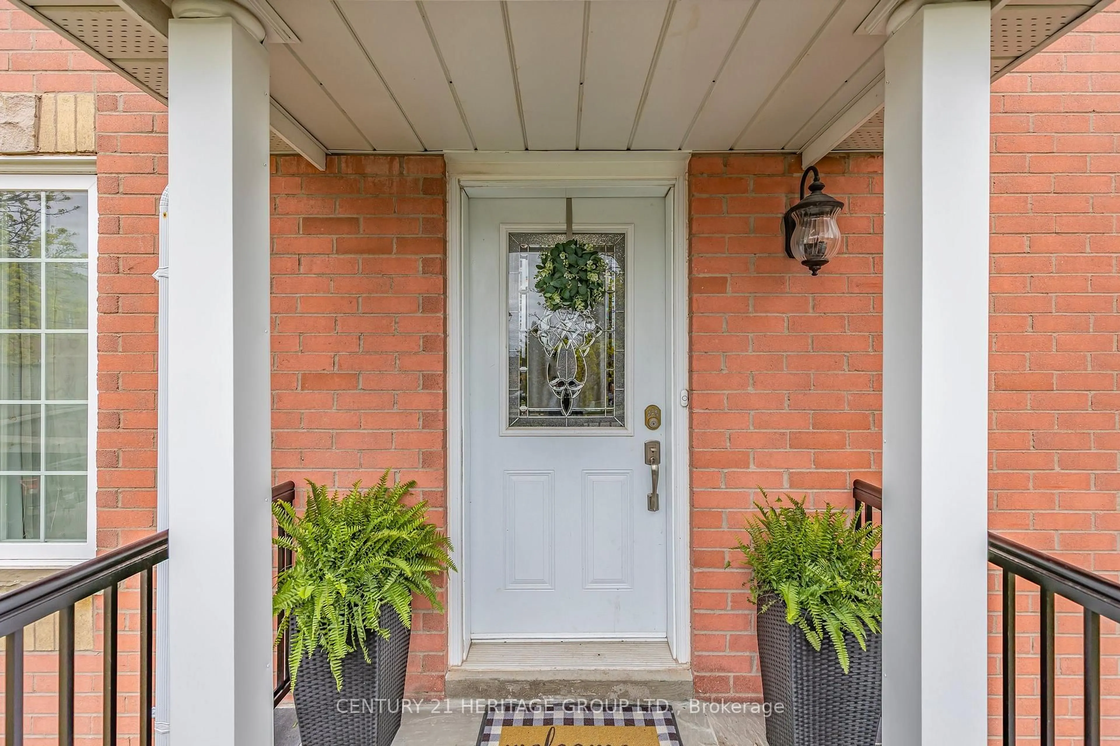 Indoor entryway for 46 Covent Cres, Aurora Ontario L4G 6T3