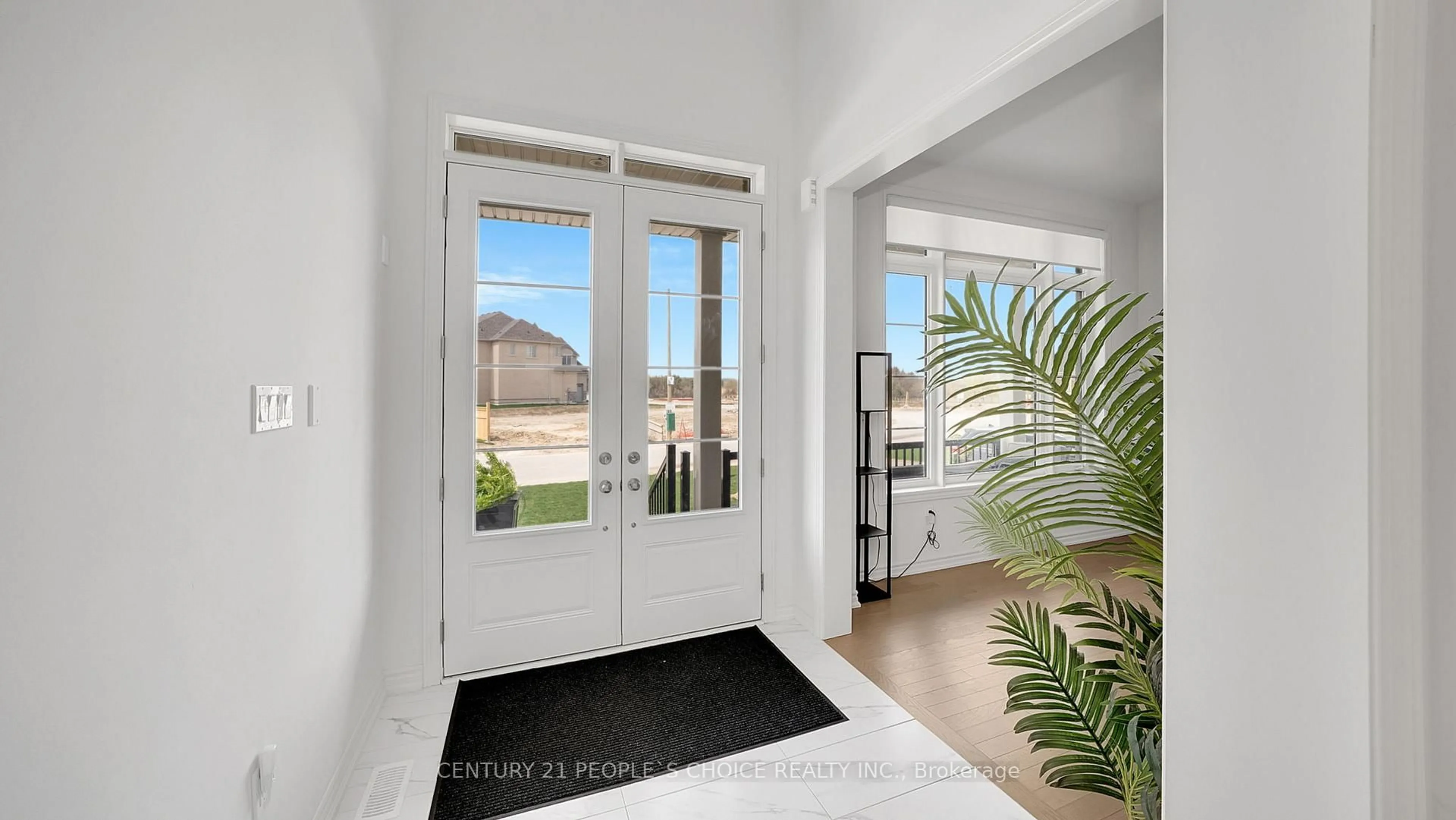 Indoor entryway for 21 wintergreen Lane, Adjala-Tosorontio Ontario L0G 1W0