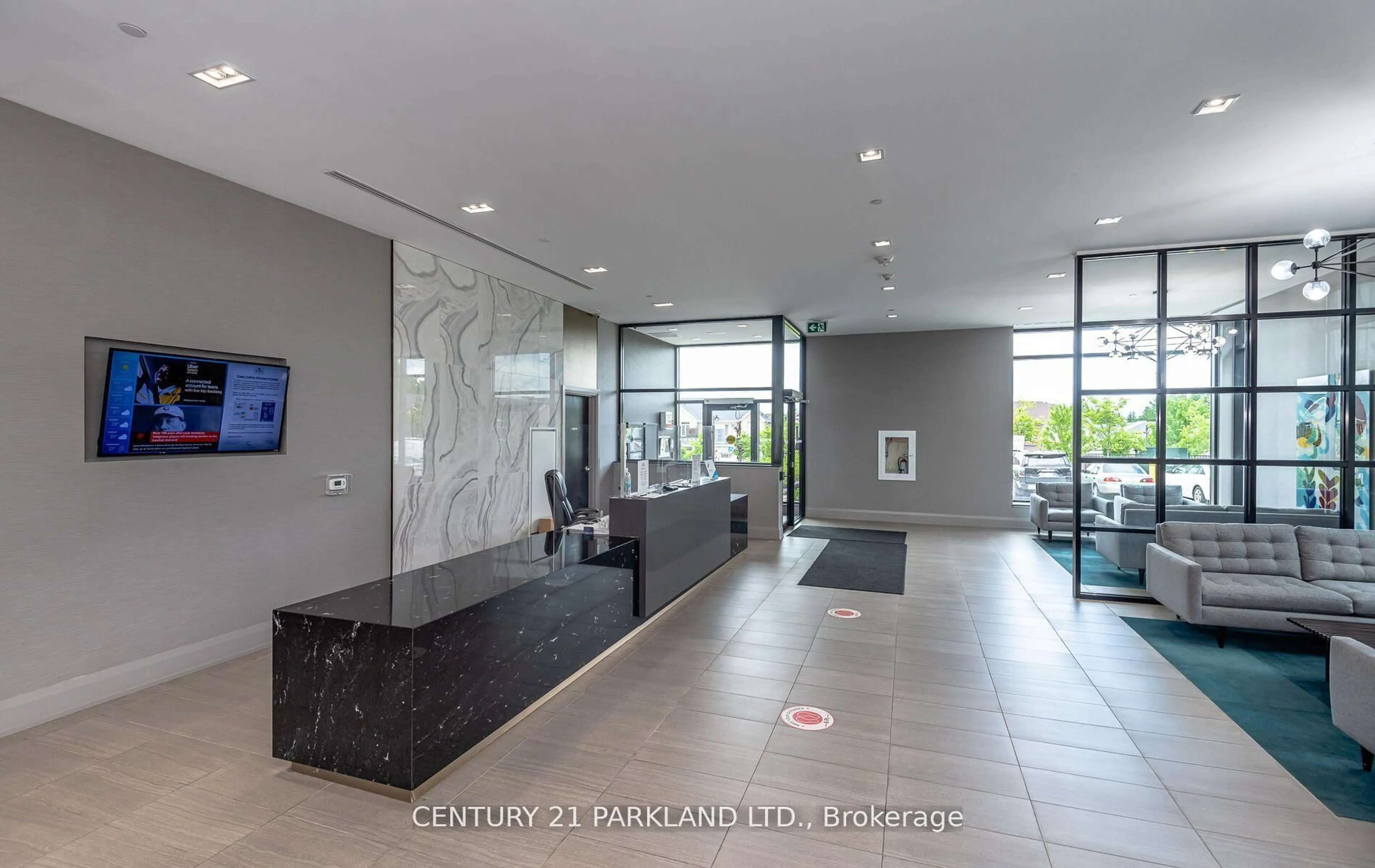 Indoor foyer for 555 WILLIAM GRAHAM Dr #438, Aurora Ontario L4G 3H9