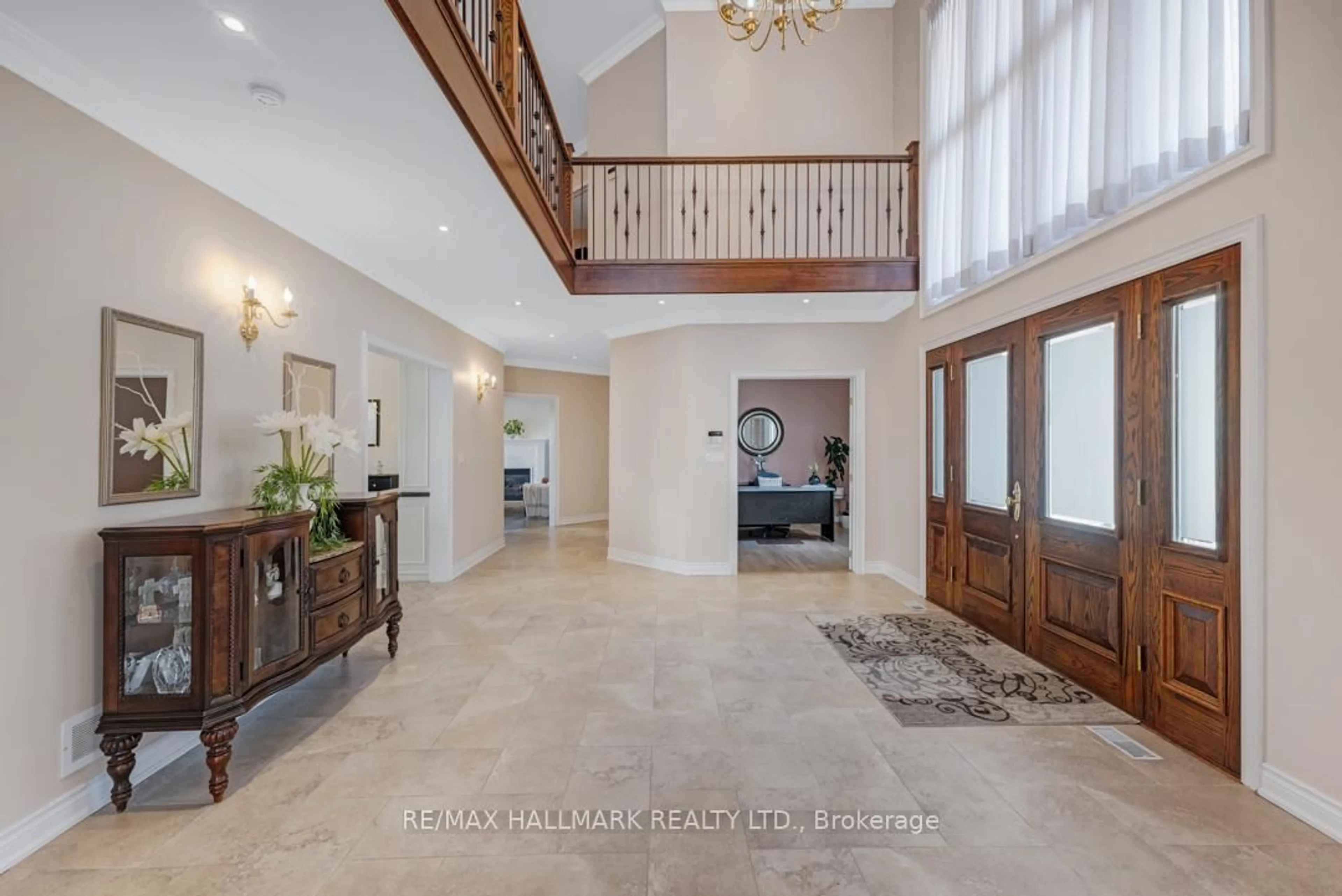 Indoor foyer for 76 Deerchase Circ, Vaughan Ontario L4H 1B4