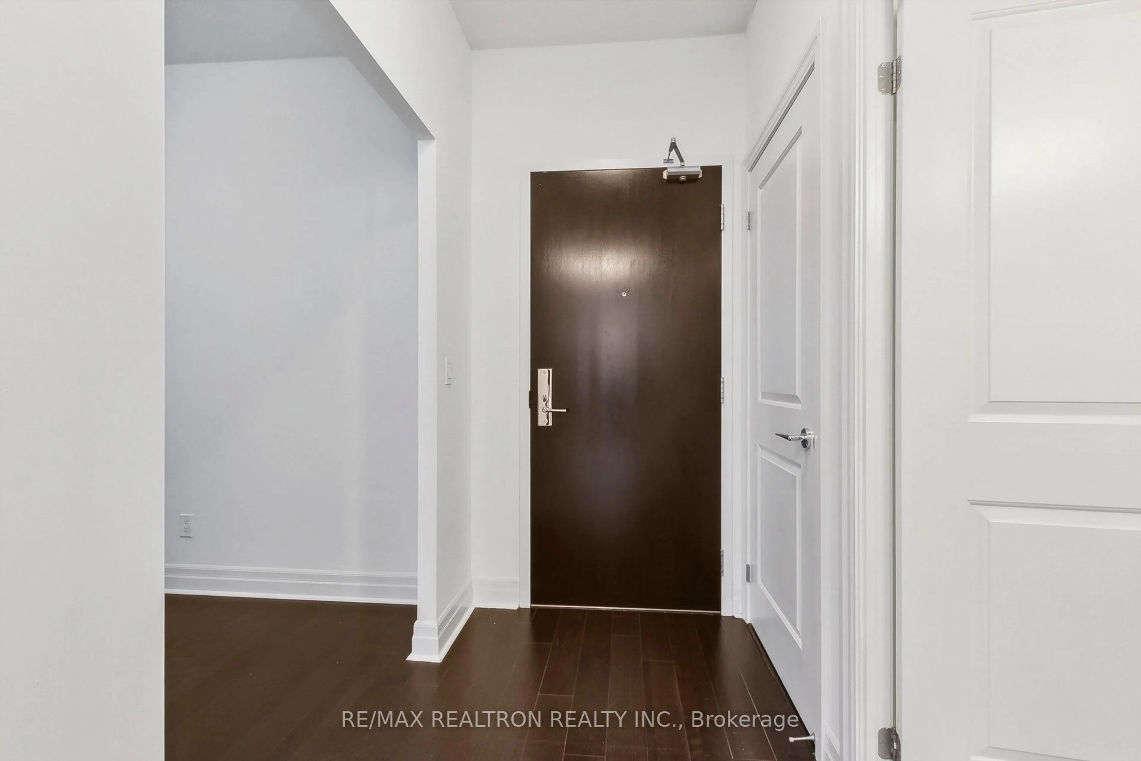 Indoor entryway for 8110 Birchmount Rd #713, Markham Ontario L6G 0E3