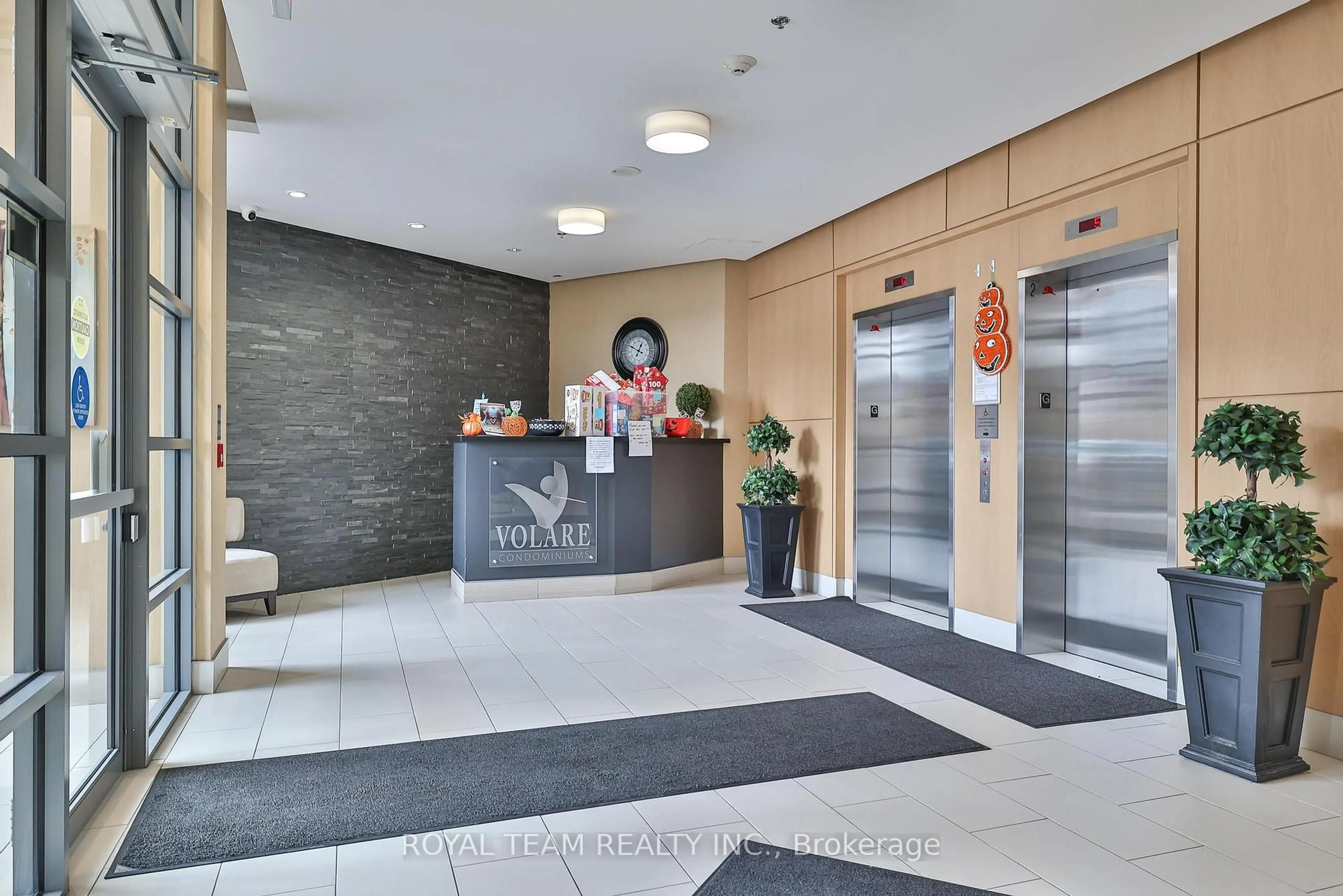 Unknown for 7730 Kipling Ave #905, Vaughan Ontario L4L 1Y9