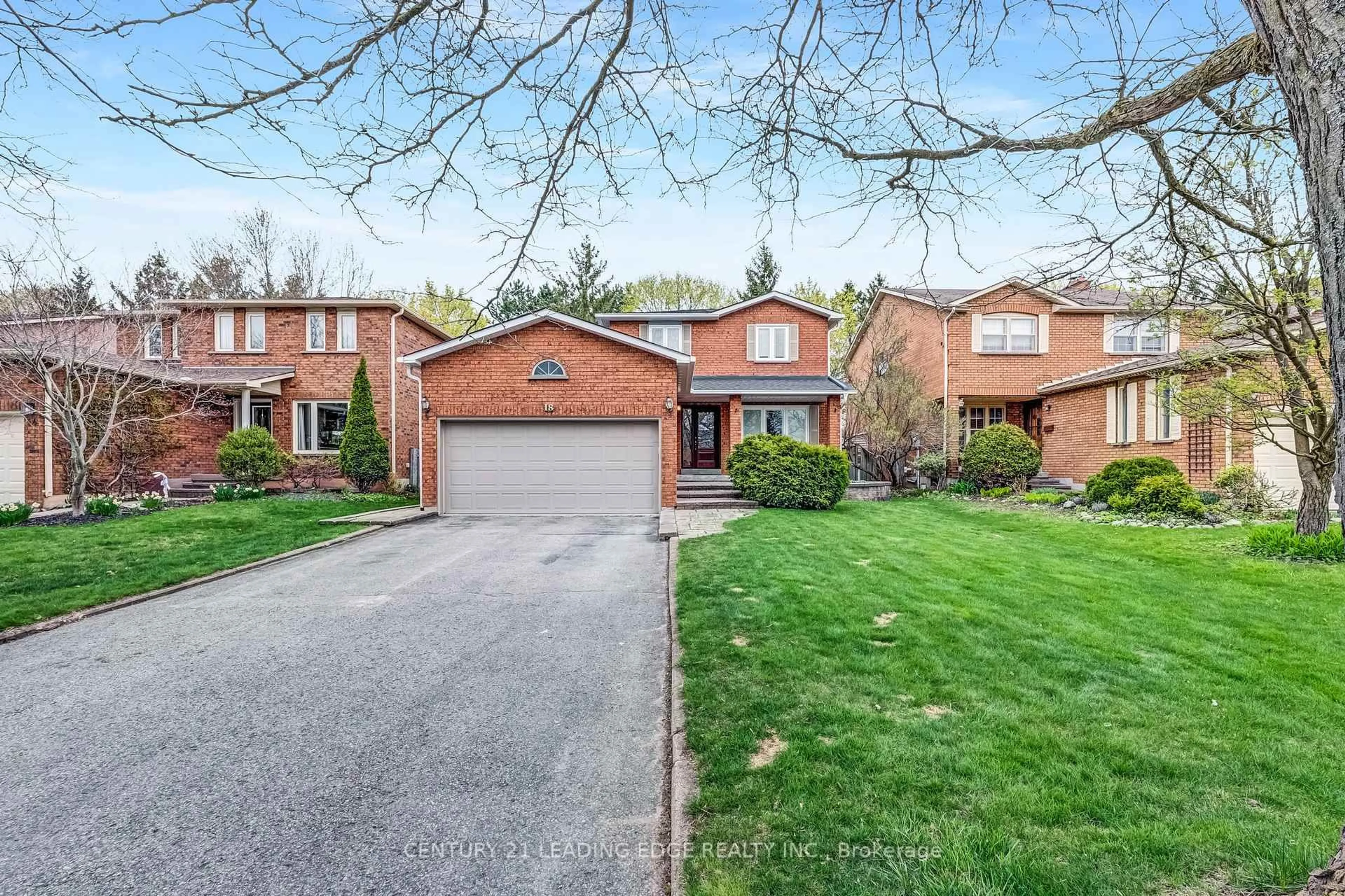 Home with brick exterior material, street for 18 Ironwood Cres, Whitchurch-Stouffville Ontario L4A 5S7
