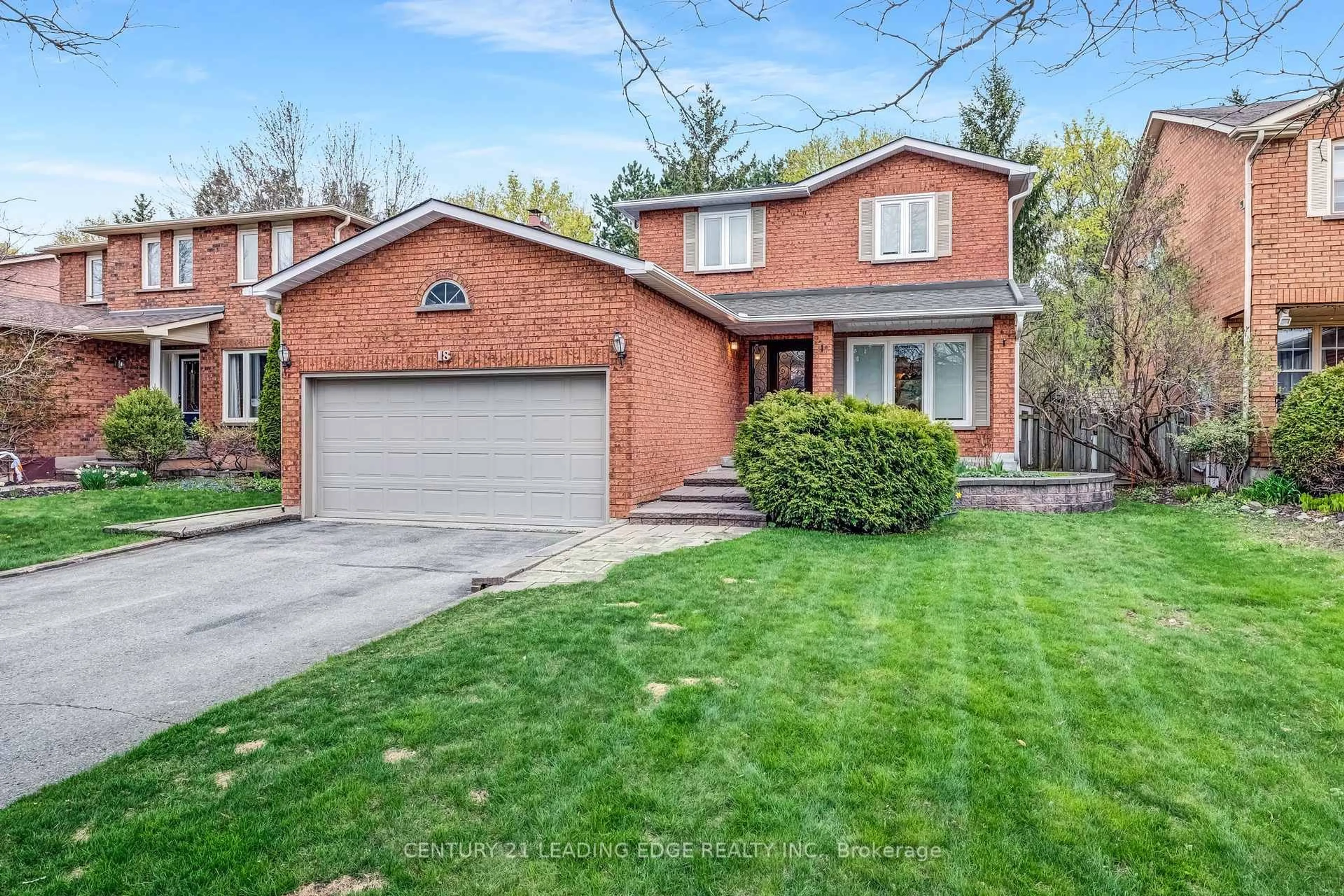 Home with brick exterior material, street for 18 Ironwood Cres, Whitchurch-Stouffville Ontario L4A 5S7